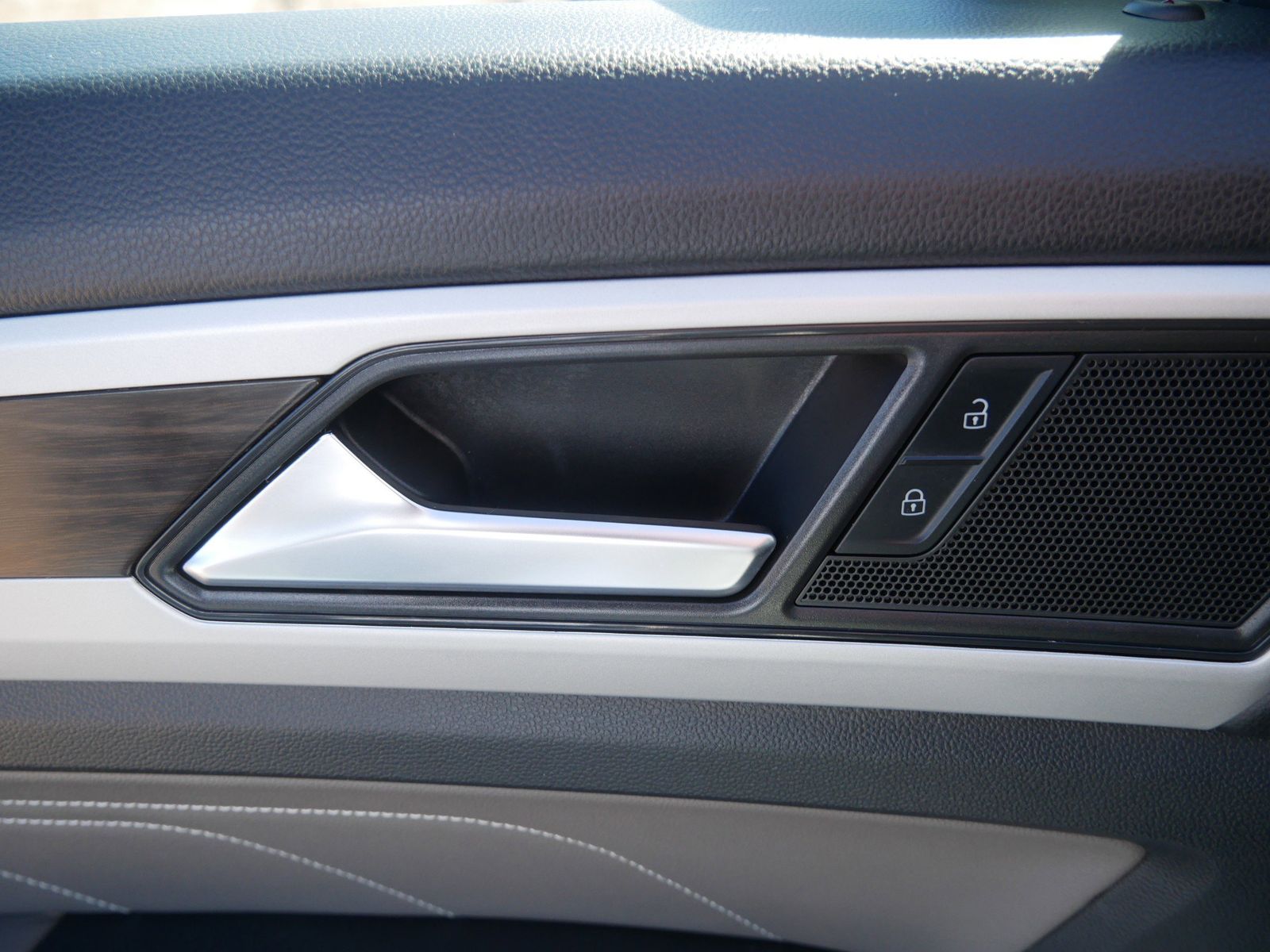 Thumbnail: 2023 Volkswagen Atlas - 16