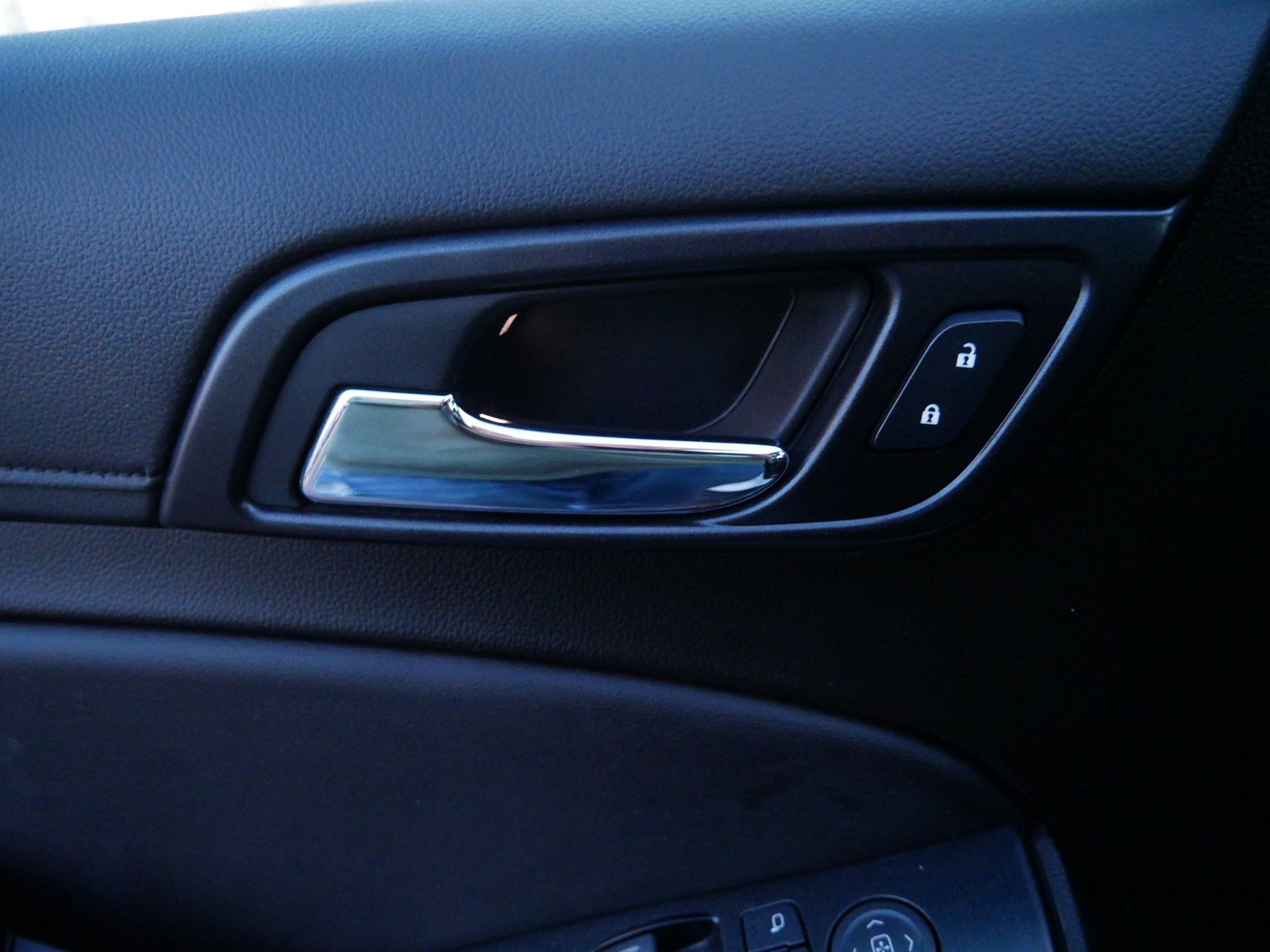 Thumbnail: 2019 Chevrolet Suburban - 19