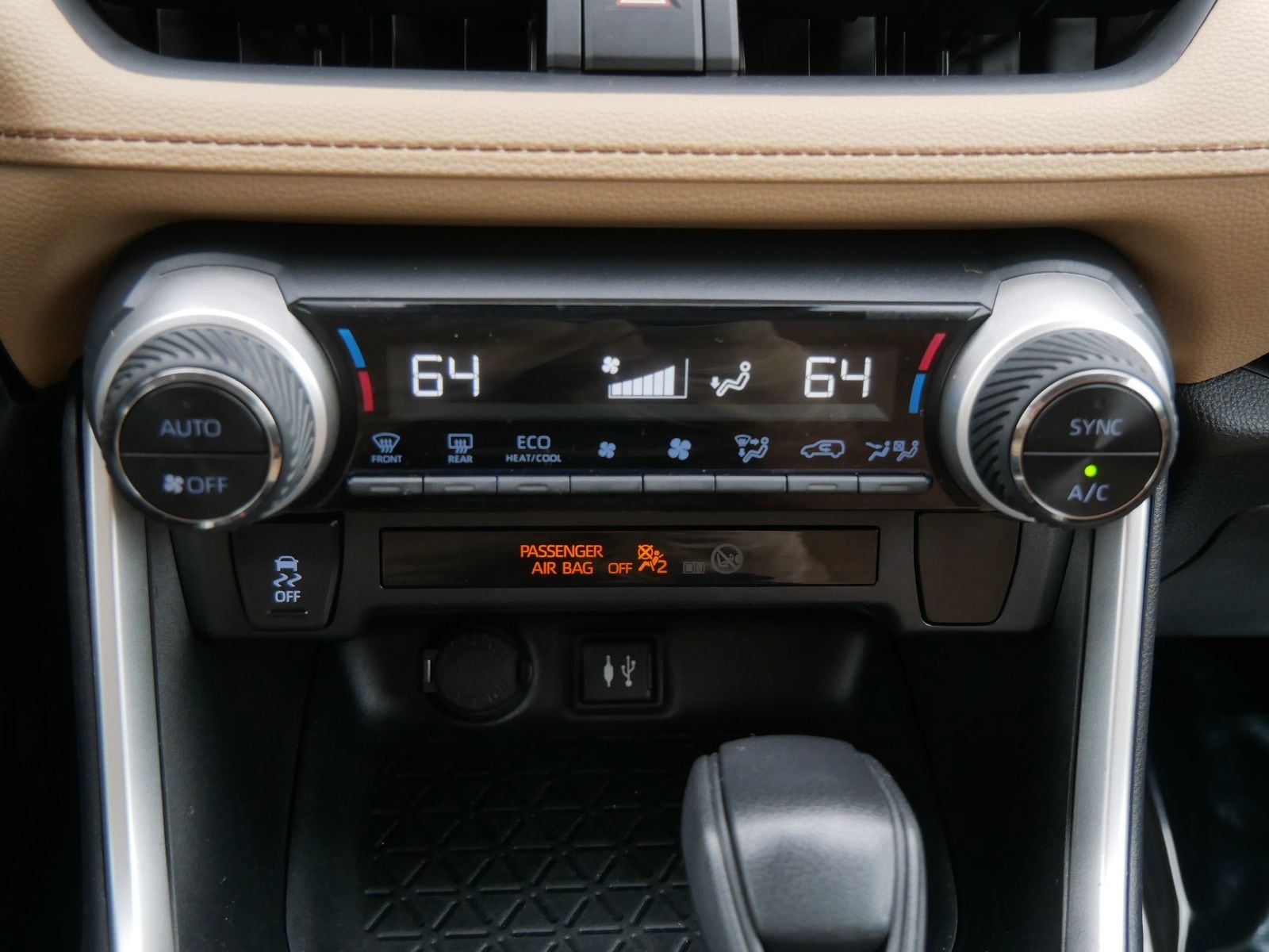 Thumbnail: 2019 Toyota RAV4 - 21