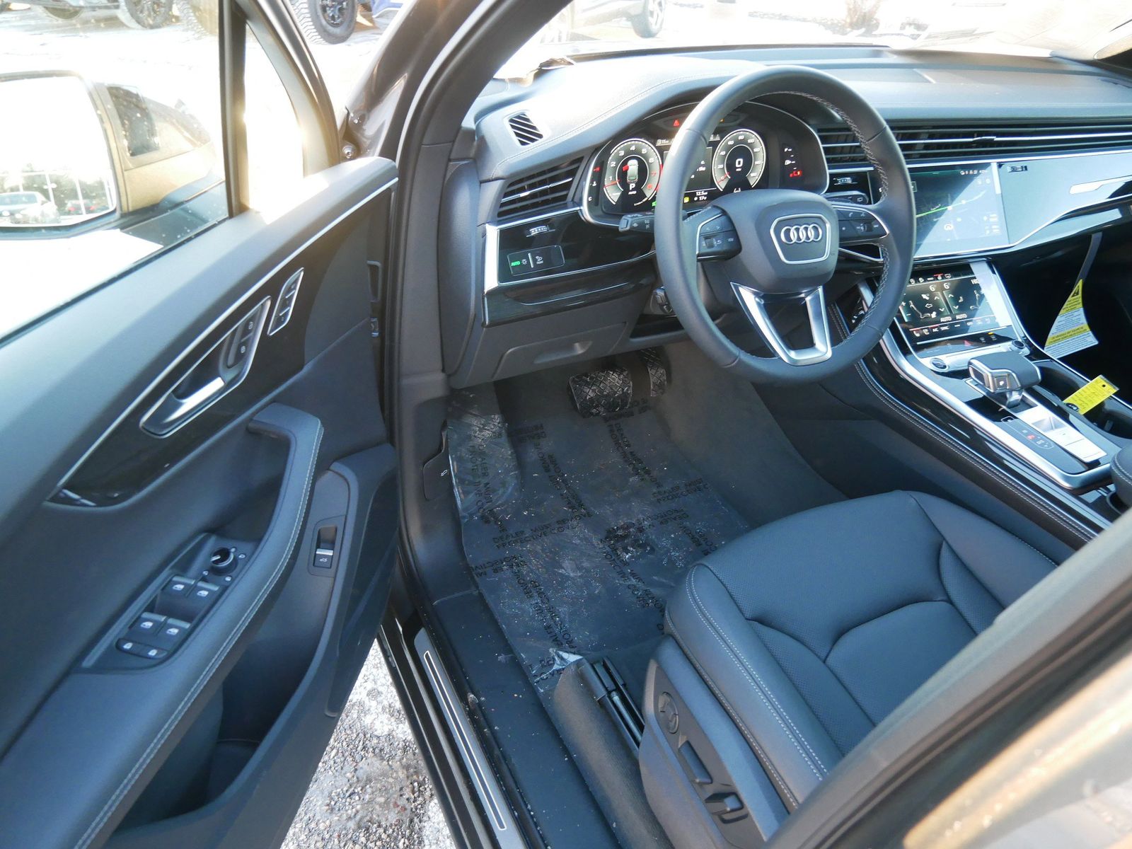 Thumbnail: 2026 Audi Q7 - 9