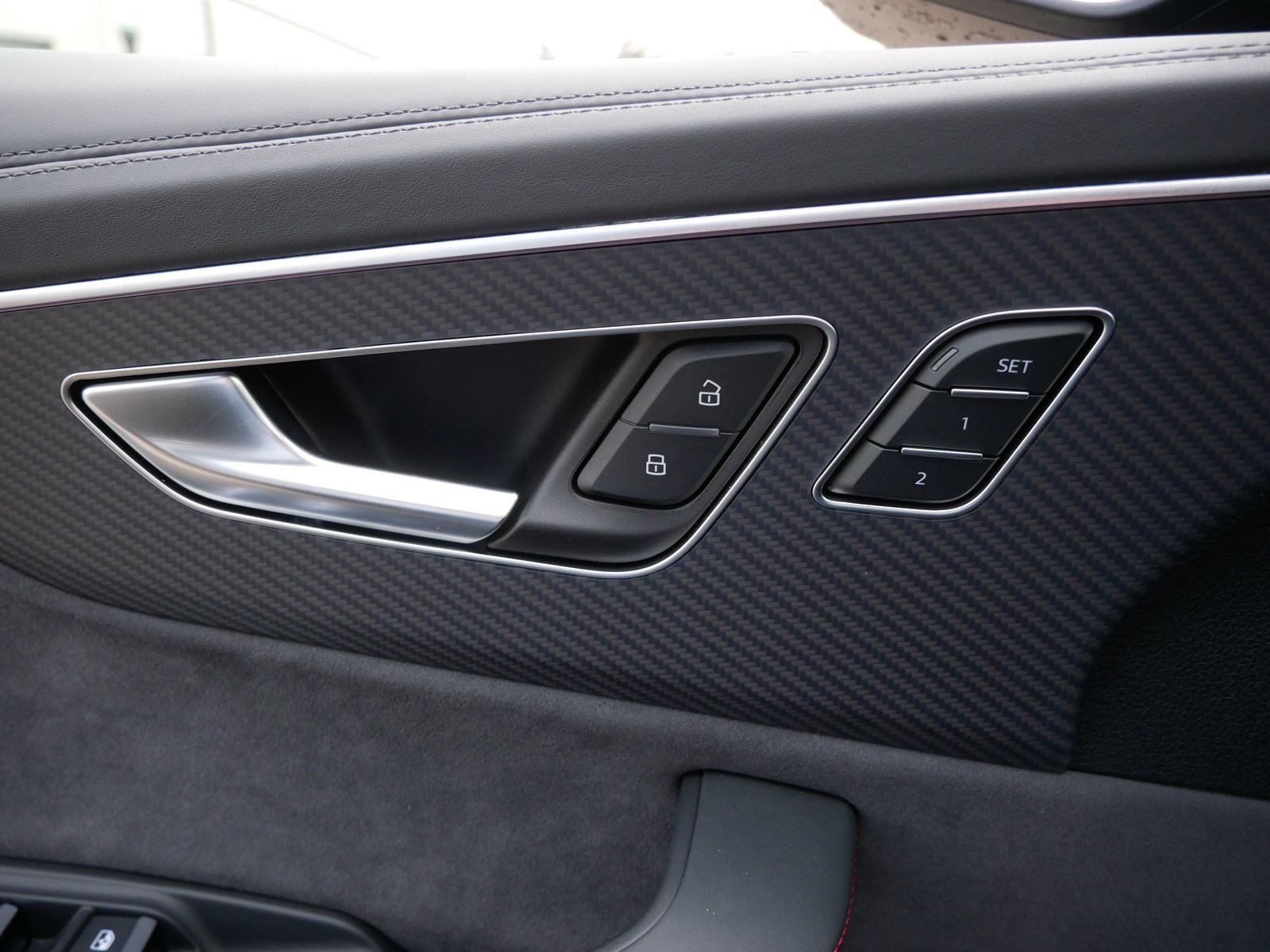 Thumbnail: 2026 Audi SQ8 - 17