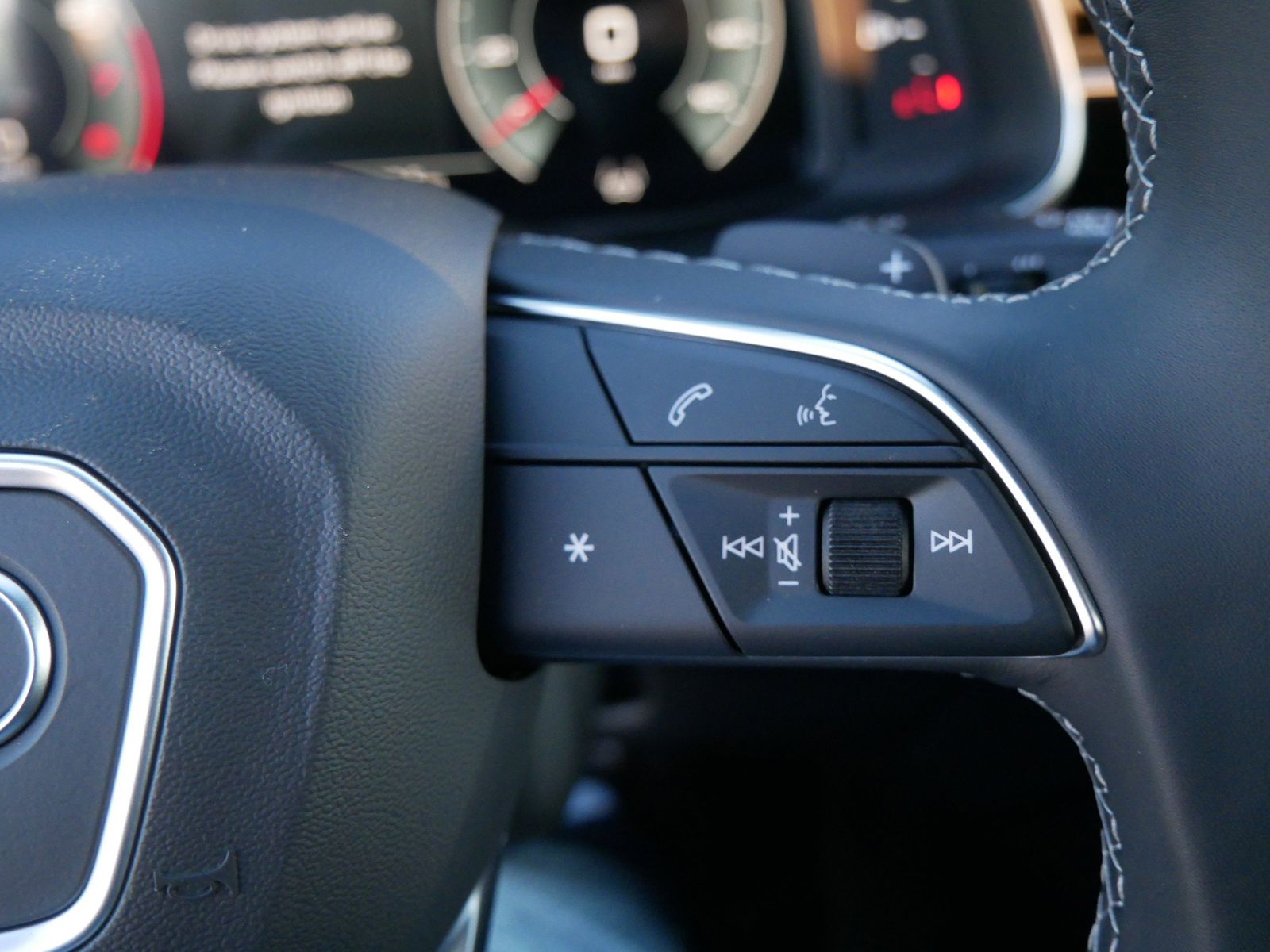 Thumbnail: 2026 Audi Q7 - 26