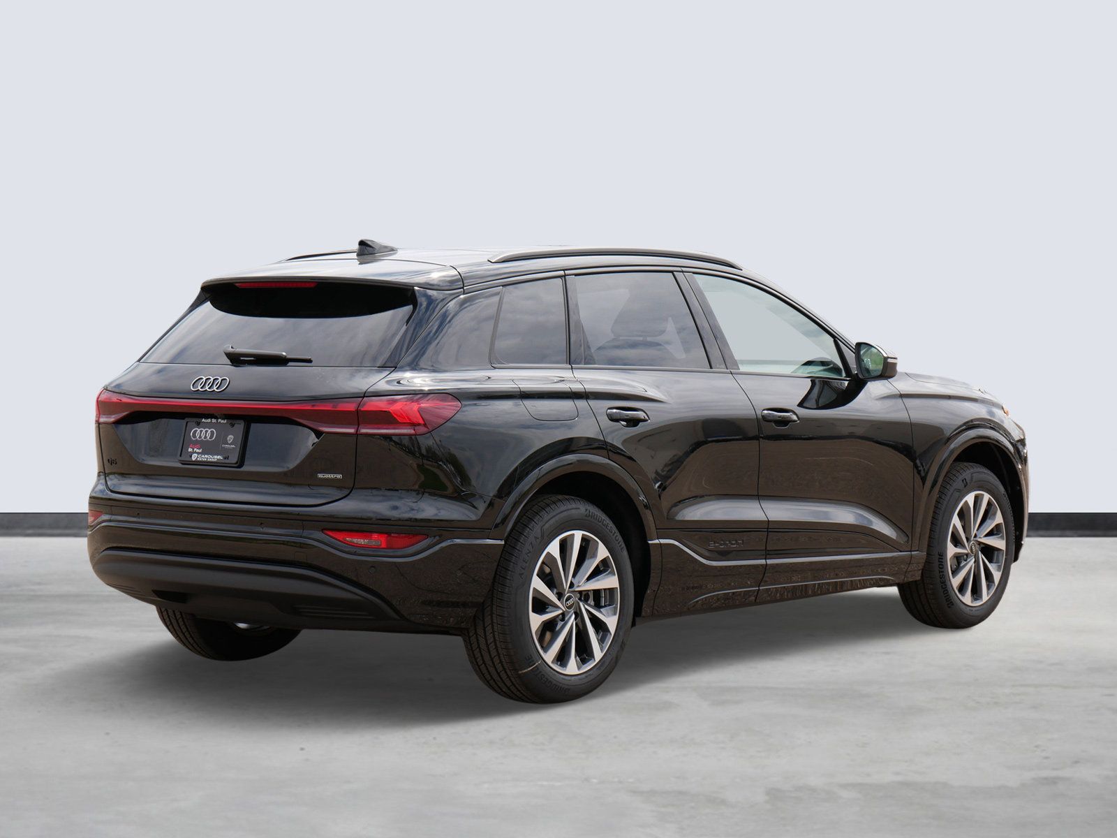 Thumbnail: 2025 Audi Q6 e-tron - 4