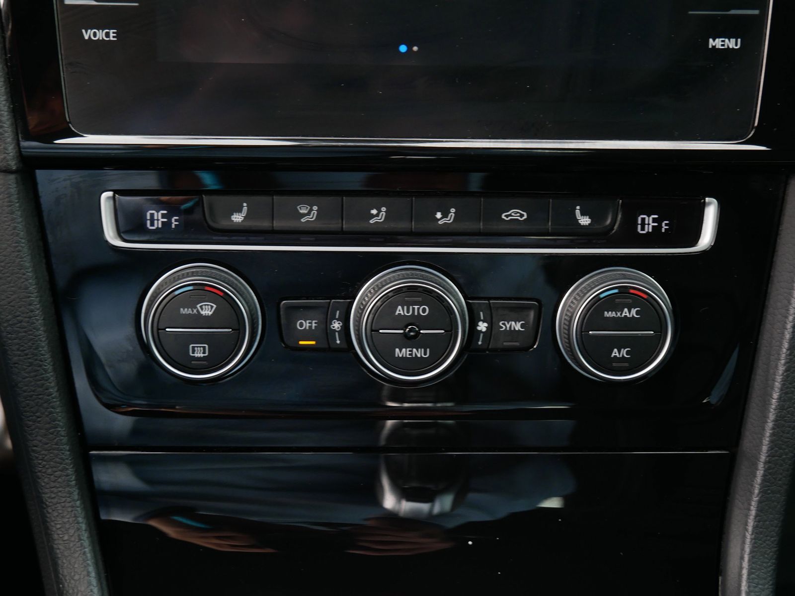 Thumbnail: 2019 Volkswagen Golf - 16