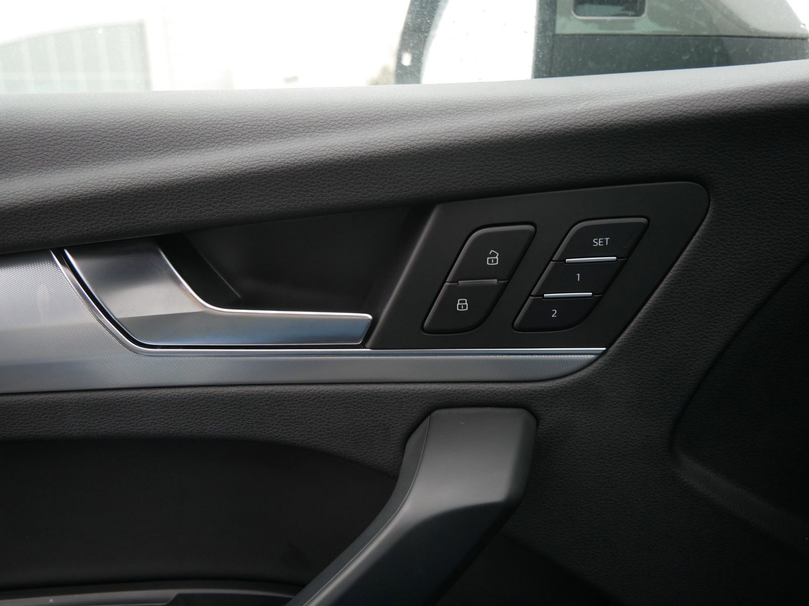 Thumbnail: 2025 Audi Q5 - 16