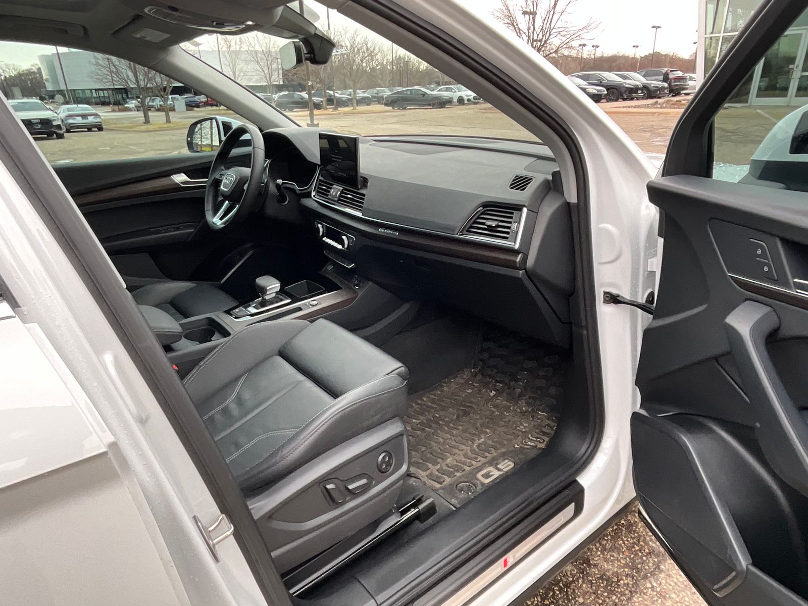 Thumbnail: 2024 Audi Q5 - 6