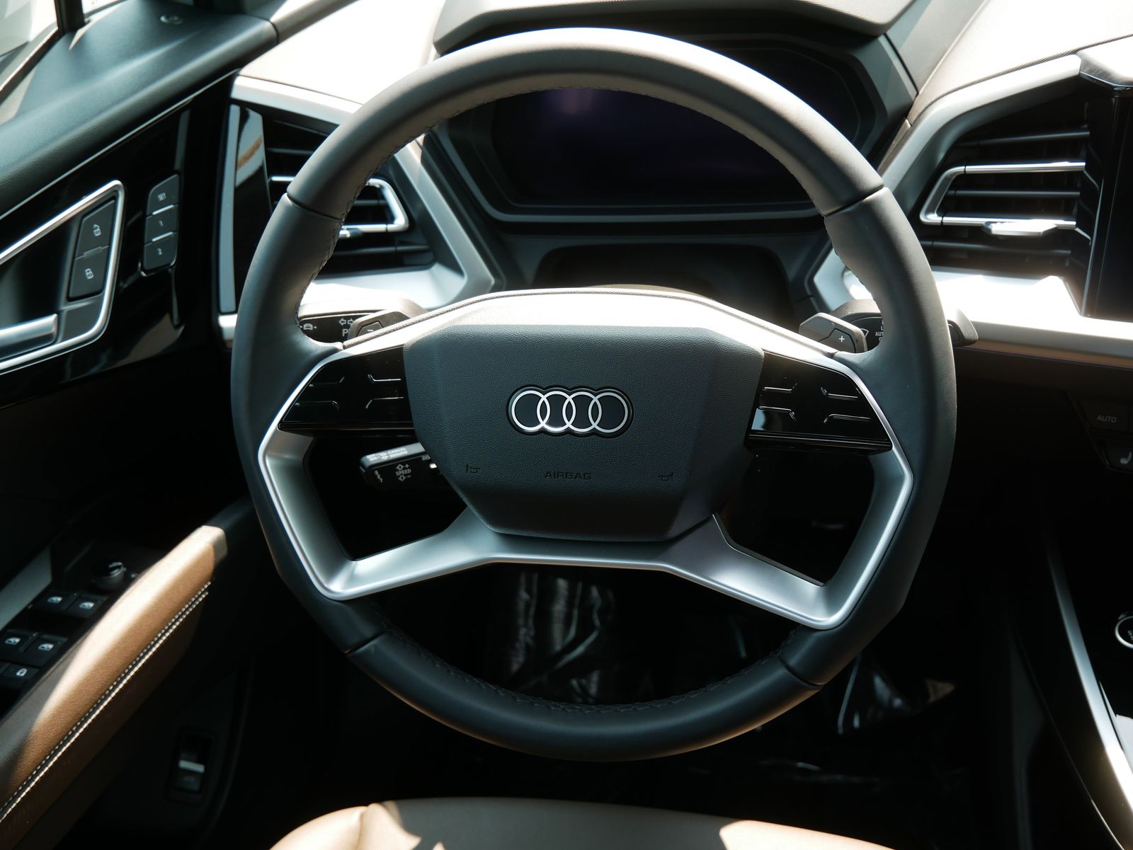 Thumbnail: 2024 Audi Q4 e-tron - 14