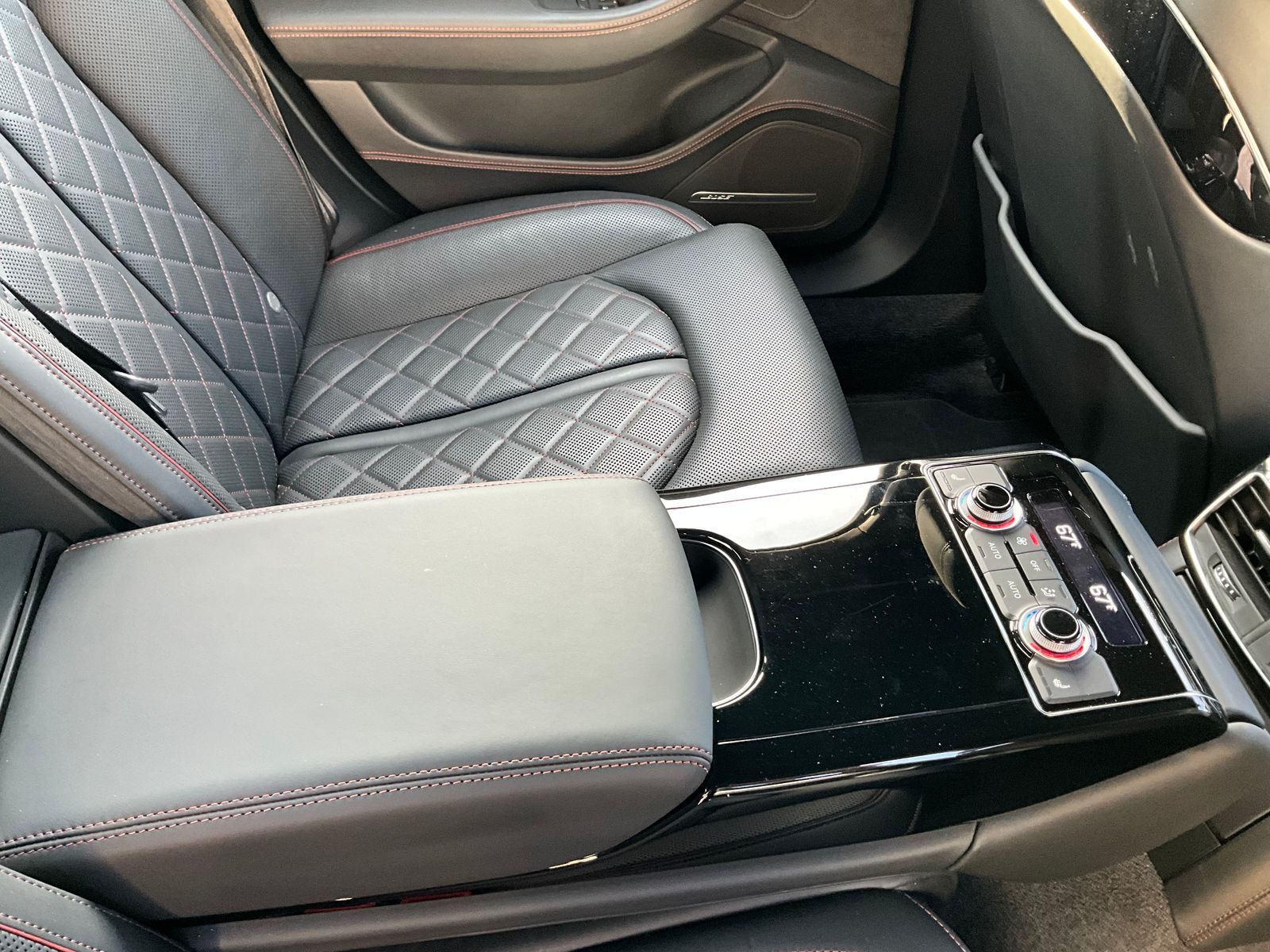 Thumbnail: 2017 Audi S8 - 17