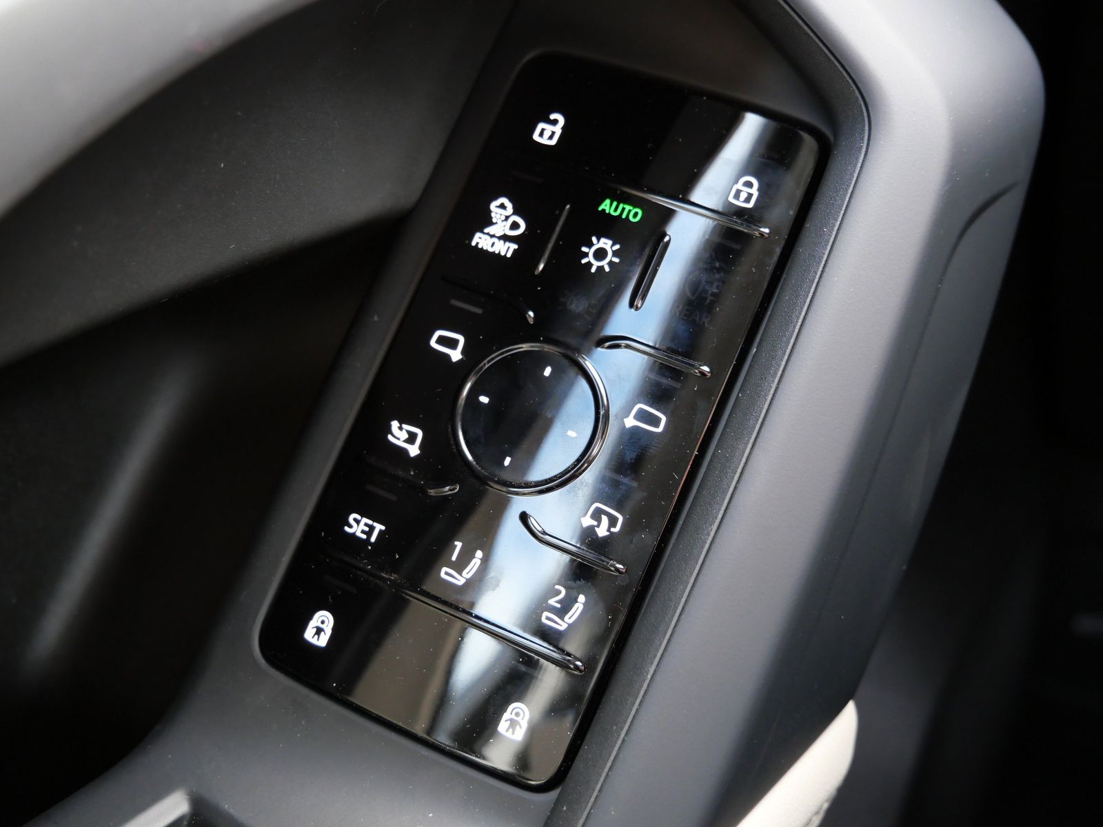 Thumbnail: 2025 Audi Q5 - 14