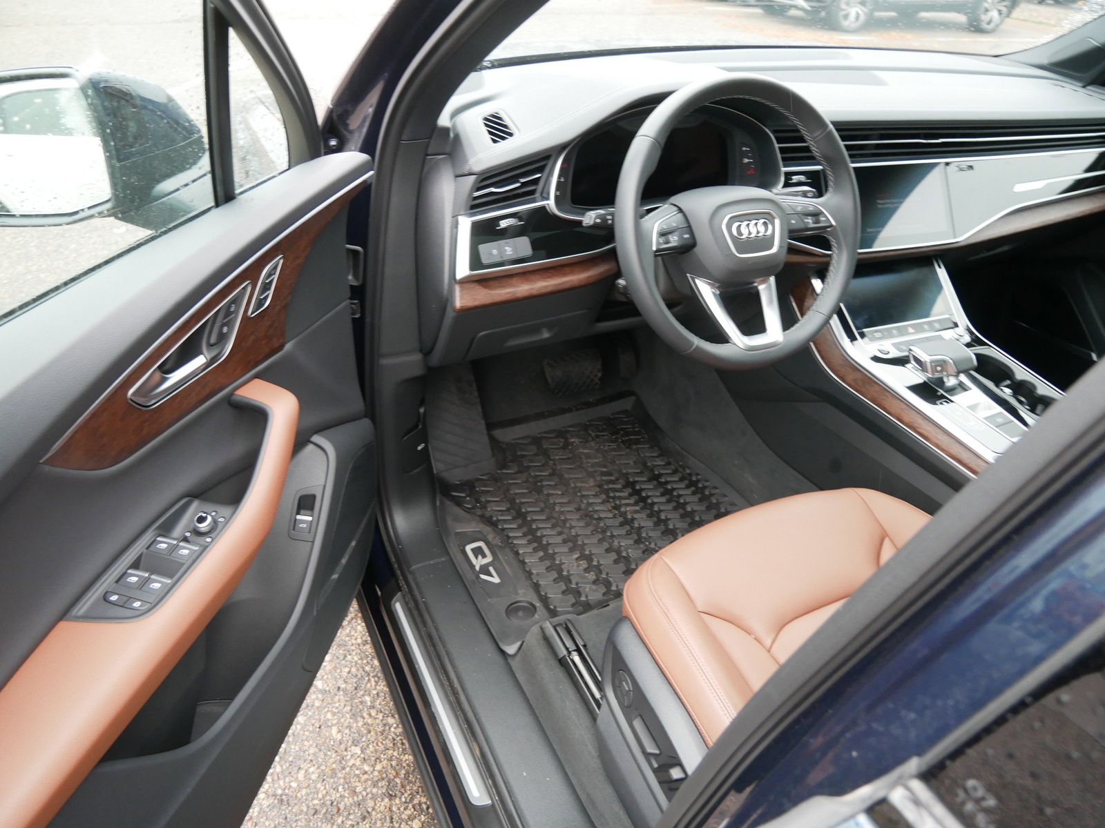 Thumbnail: 2025 Audi Q7 - 8