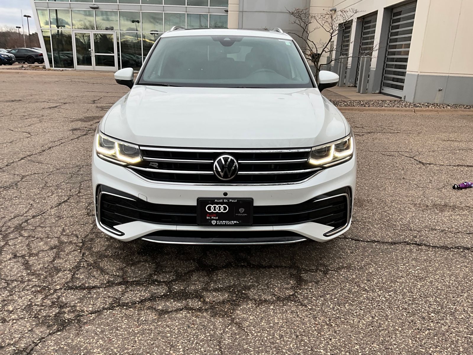 Thumbnail: 2022 Volkswagen Tiguan - 3