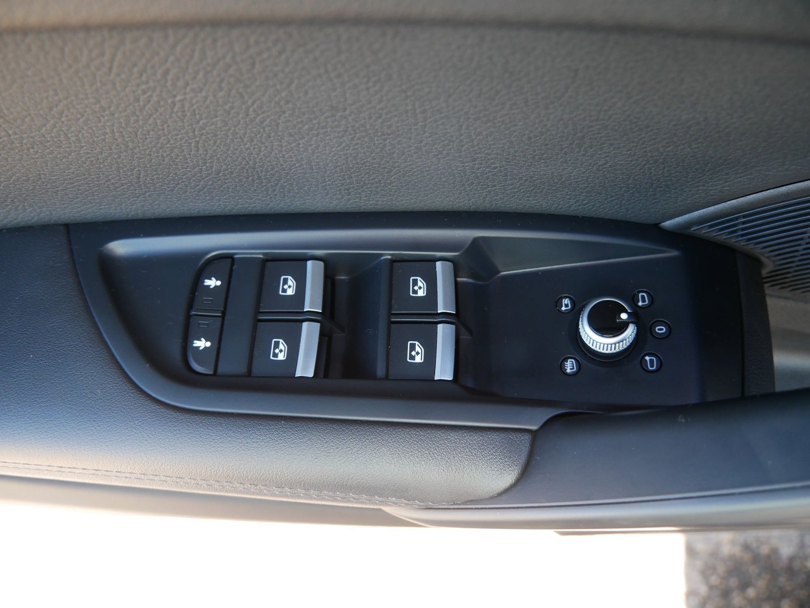 Thumbnail: 2020 Audi Q5 - 15