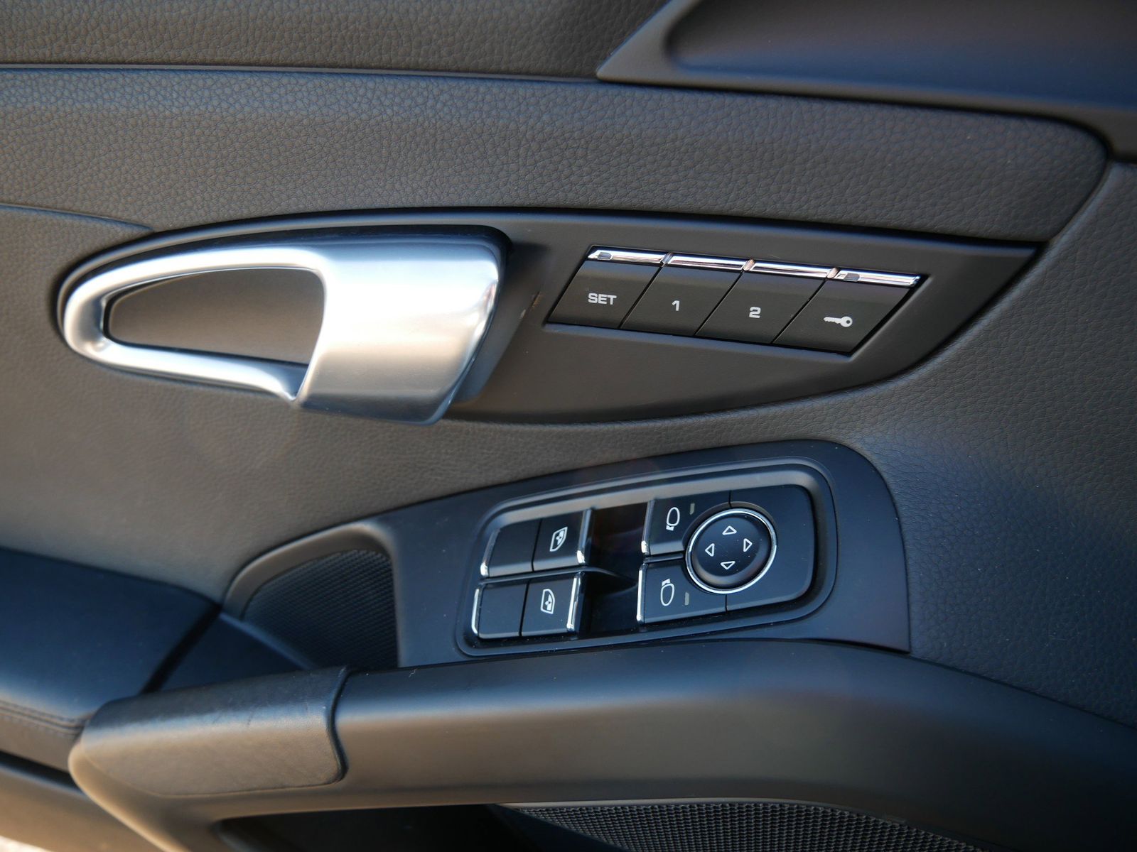 Thumbnail: 2018 Porsche 718 Cayman - 14