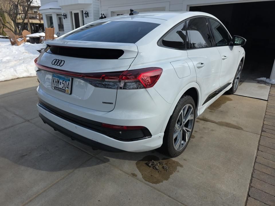 Thumbnail: 2023 Audi Q4 e-tron - 11