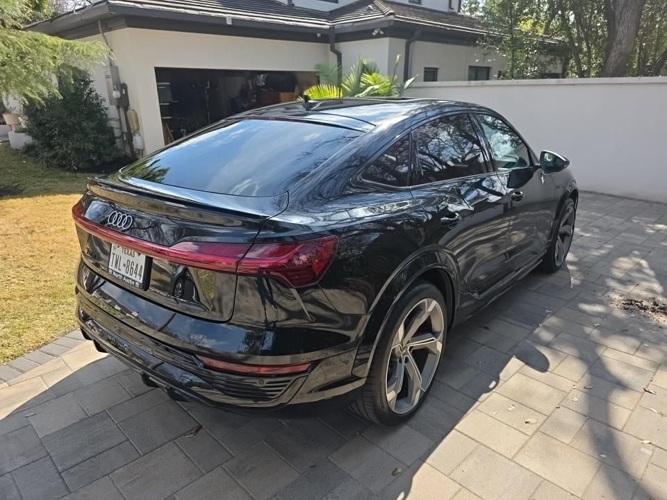 Thumbnail: 2024 Audi SQ8 e-tron - 3