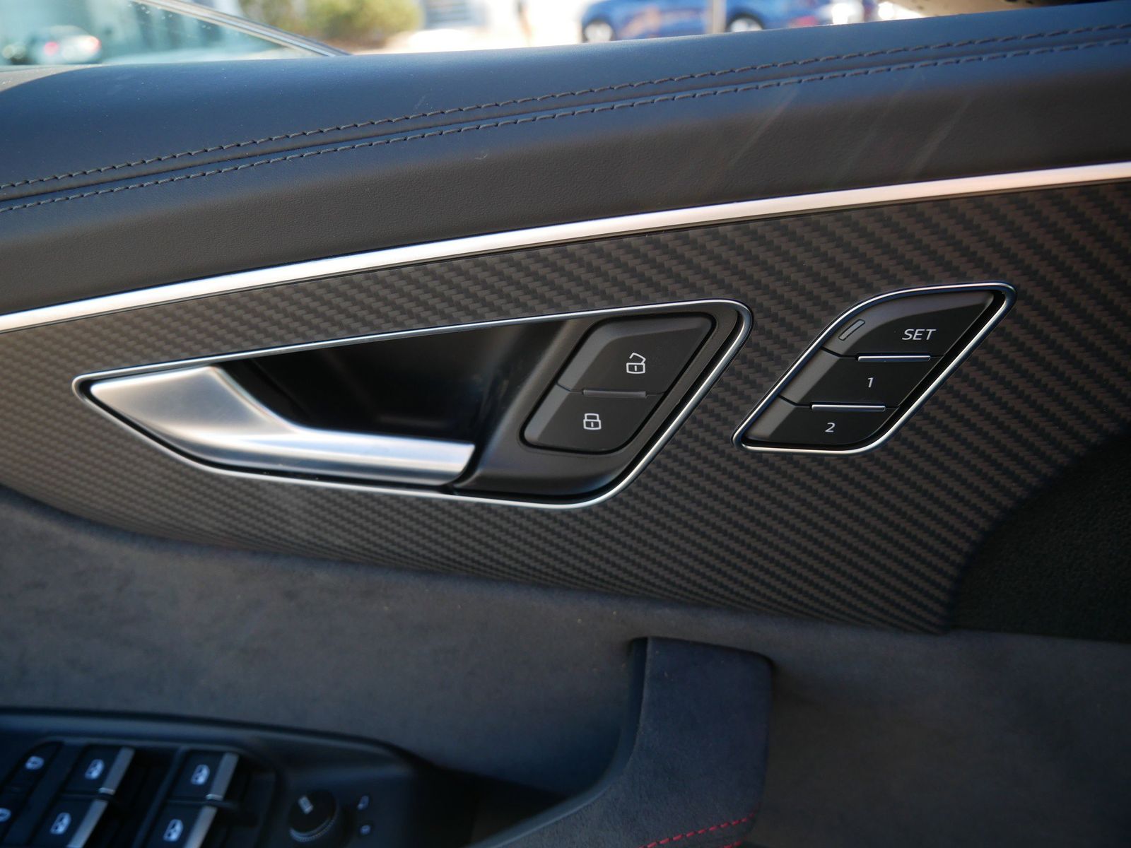 Thumbnail: 2026 Audi RS Q8 - 16