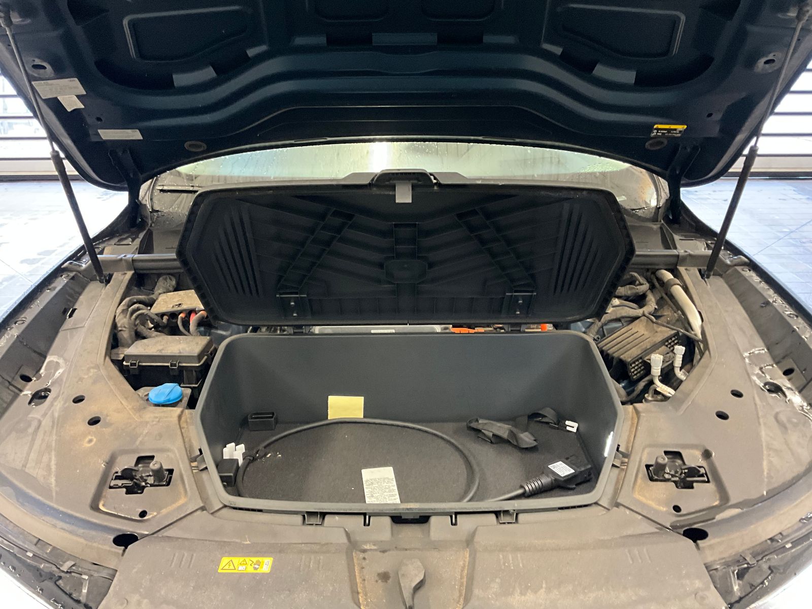 Thumbnail: 2019 Audi e-tron - 17