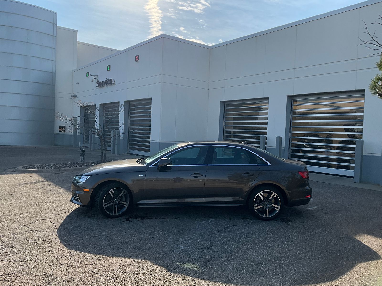 Thumbnail: 2017 Audi A4 - 2