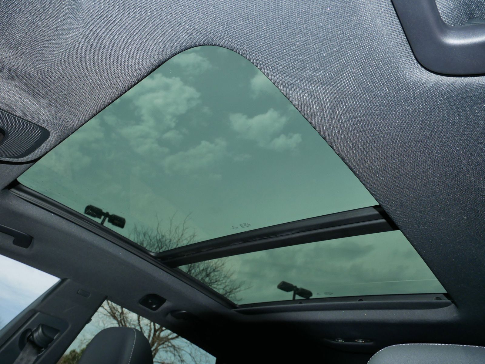 Thumbnail: 2021 Audi Q8 - 27