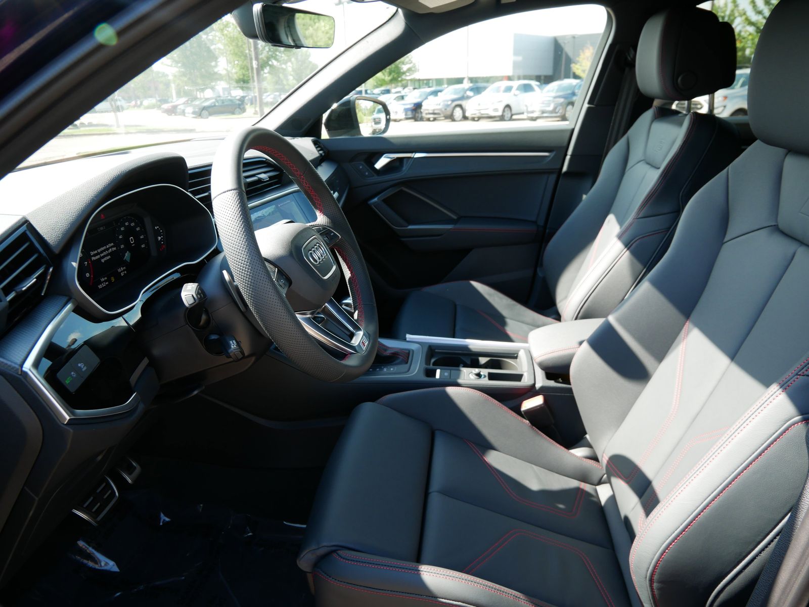 Thumbnail: 2025 Audi Q3 - 8