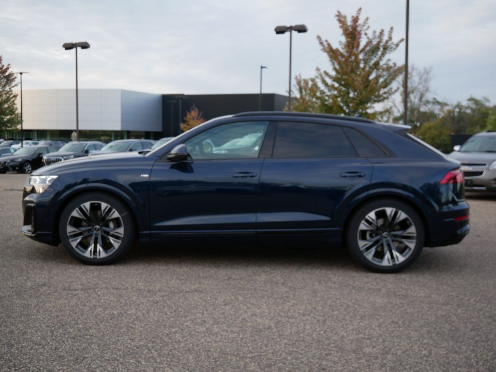 Thumbnail: 2026 Audi Q8 - 2