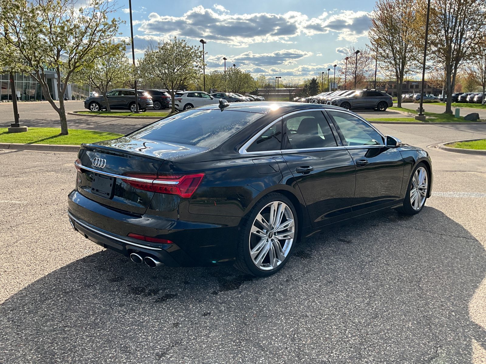 Thumbnail: 2022 Audi S6 - 6