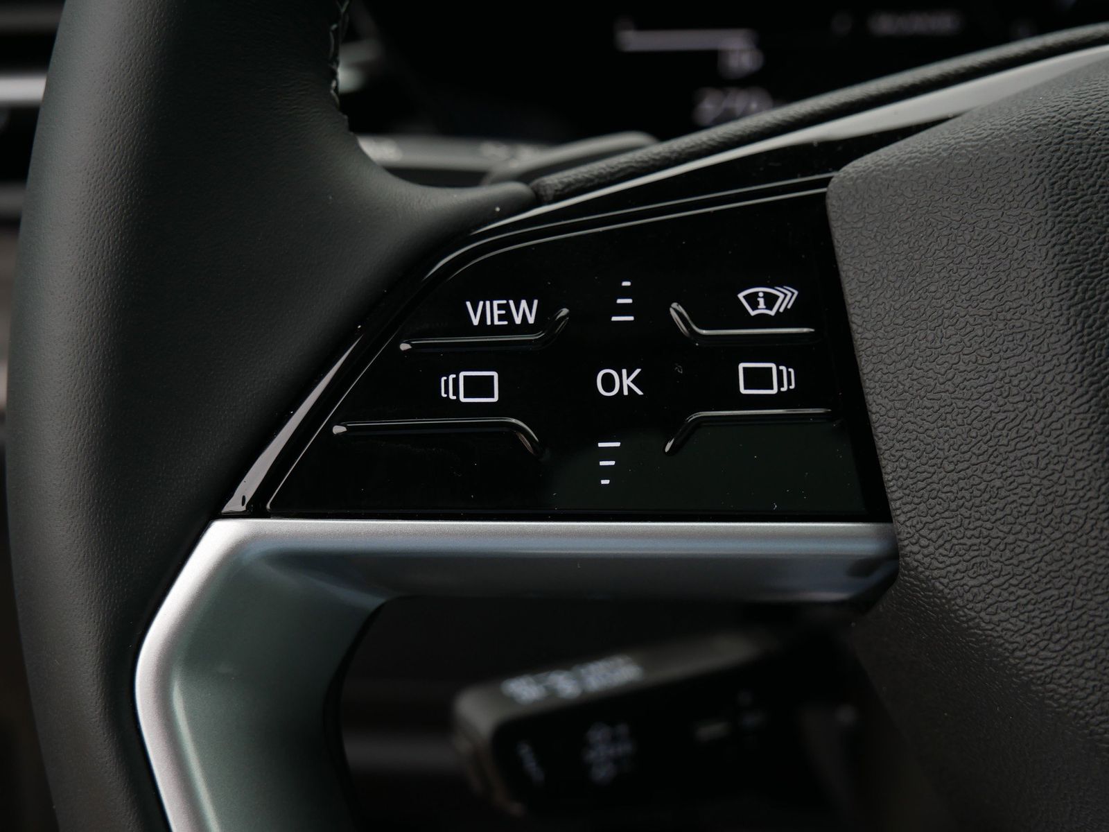 Thumbnail: 2025 Audi Q5 - 21