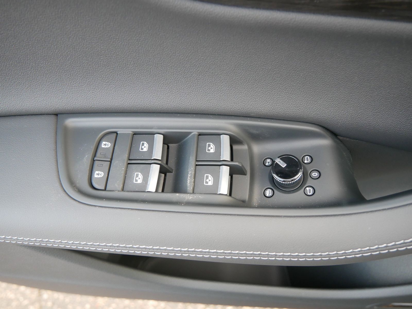 Thumbnail: 2026 Audi Q7 - 14