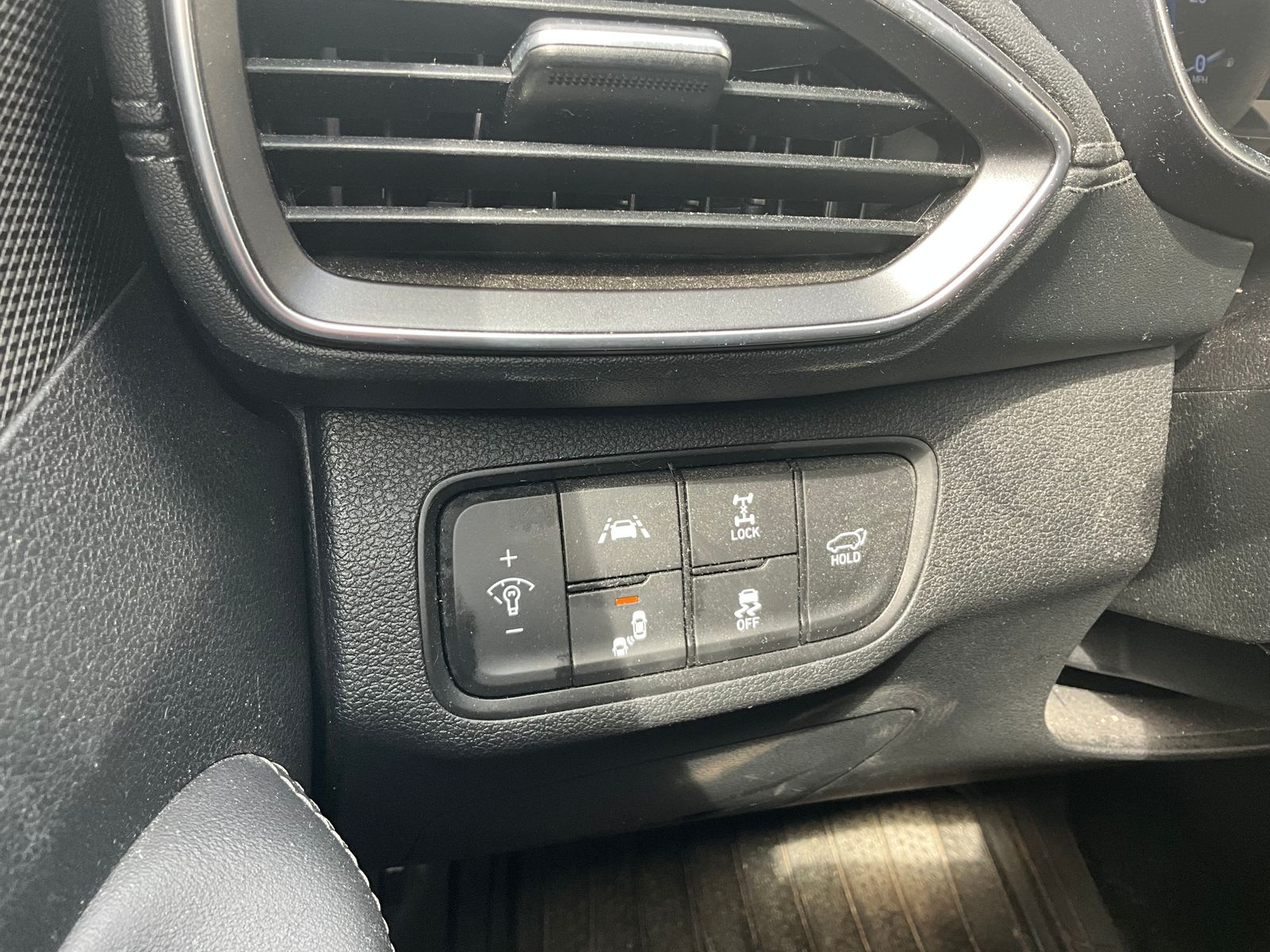 Thumbnail: 2019 Hyundai Santa Fe - 21