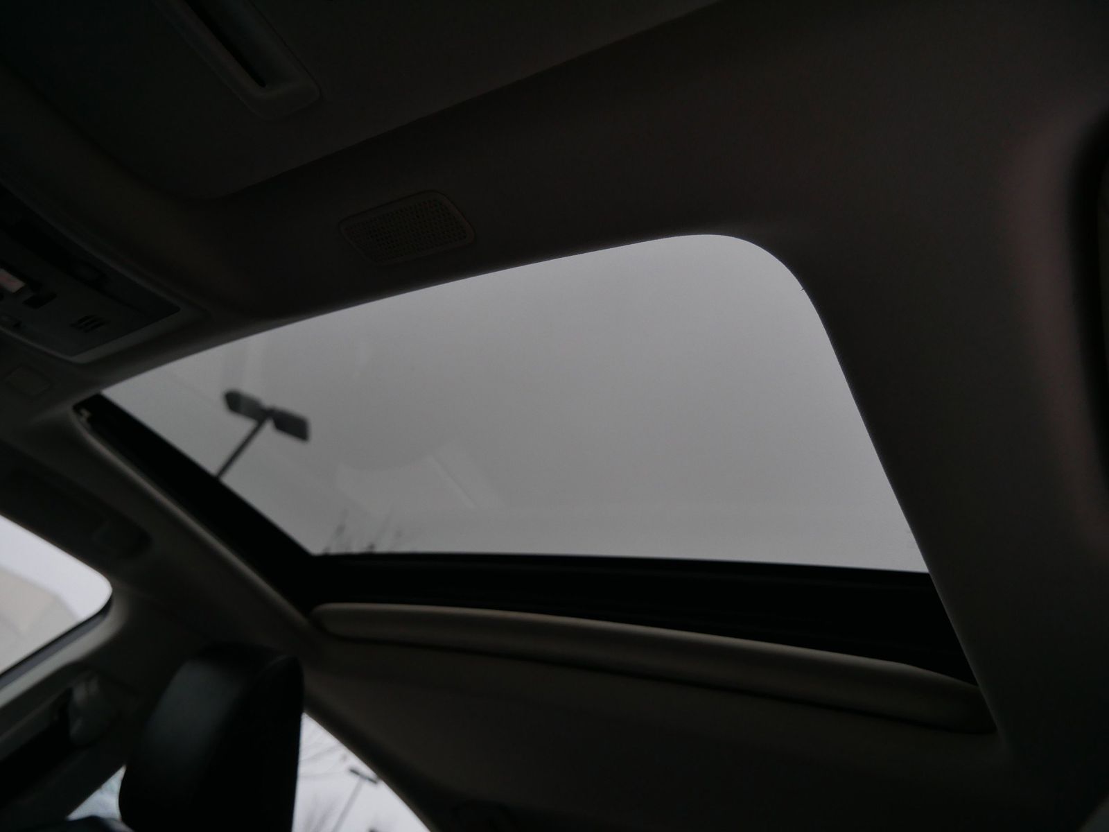 Thumbnail: 2021 Lexus ES - 30