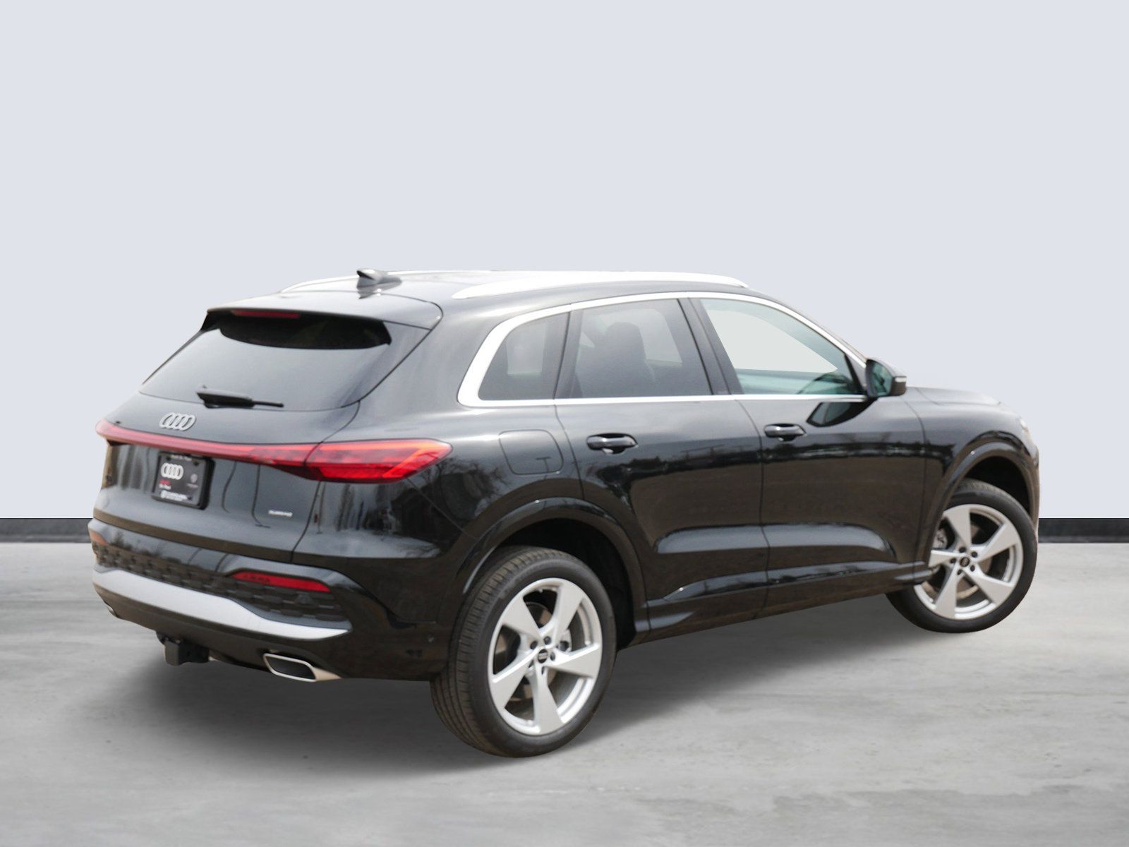 Thumbnail: 2025 Audi Q5 - 4