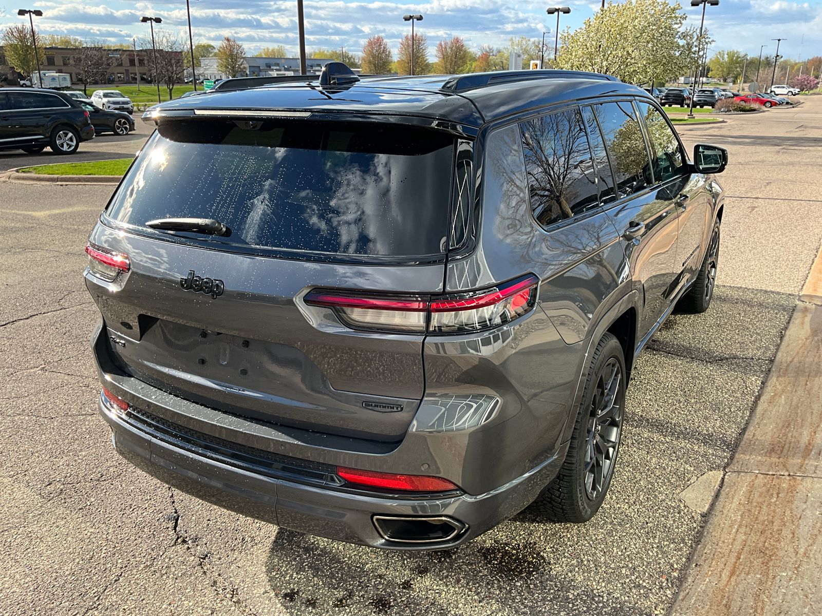 Thumbnail: 2024 Jeep Grand Cherokee L - 8
