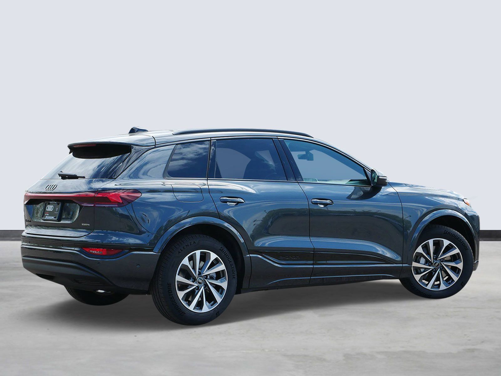 Thumbnail: 2025 Audi SQ5 - 4