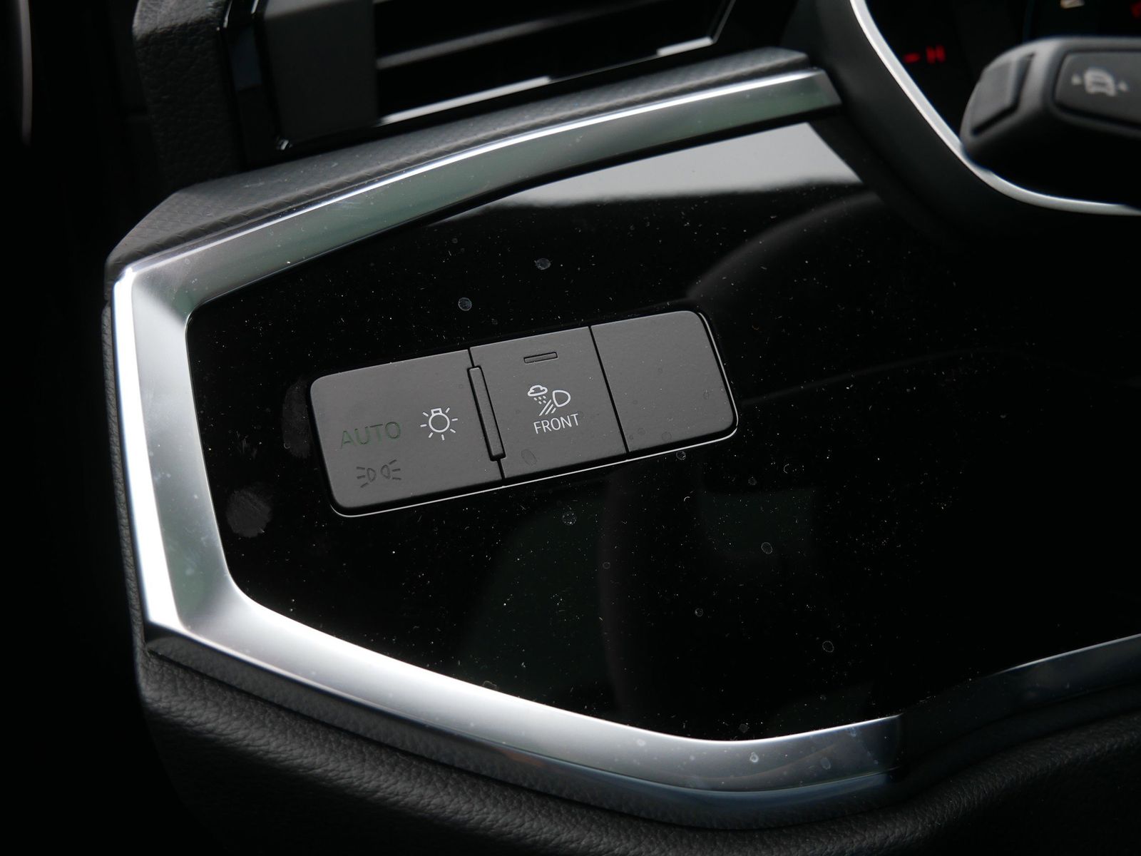 Thumbnail: 2025 Audi Q3 - 30