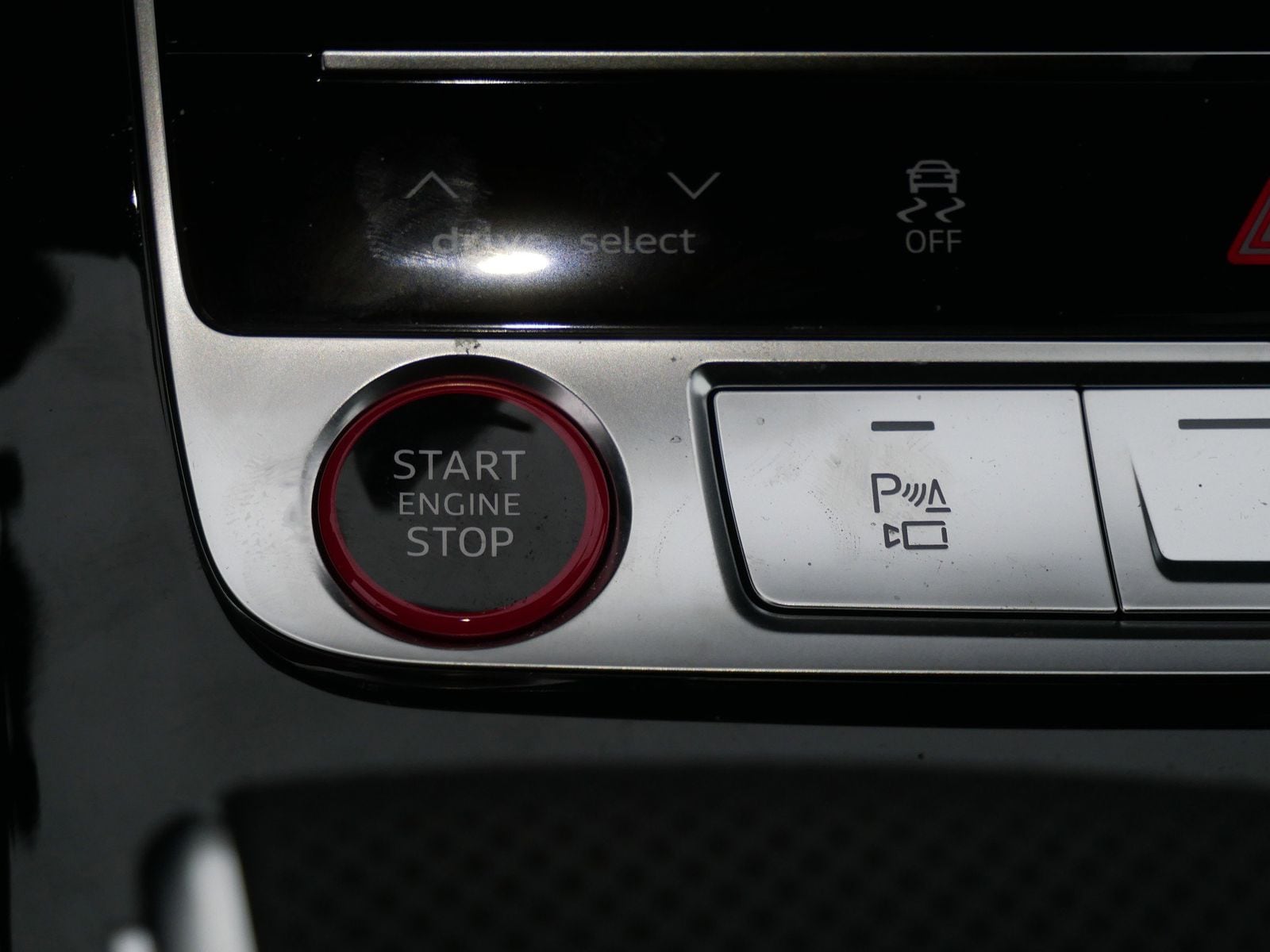 Thumbnail: 2026 Audi SQ8 - 18