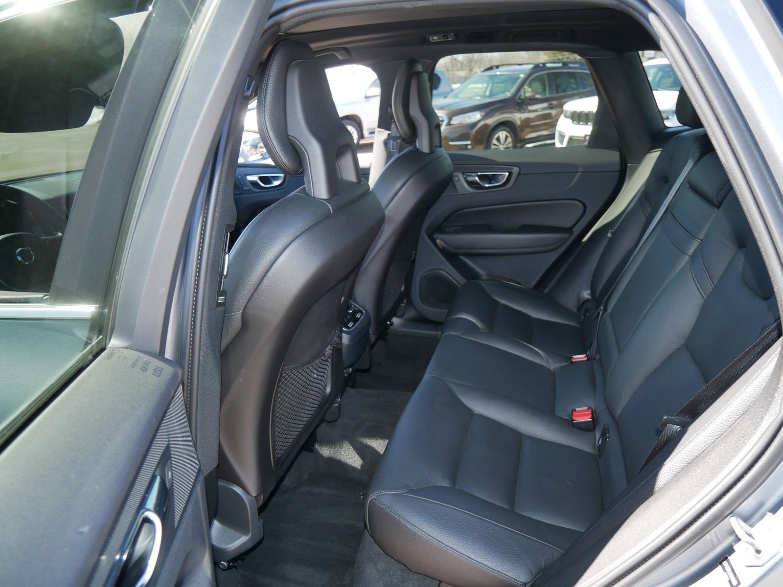 Thumbnail: 2019 Volvo XC60 - 10