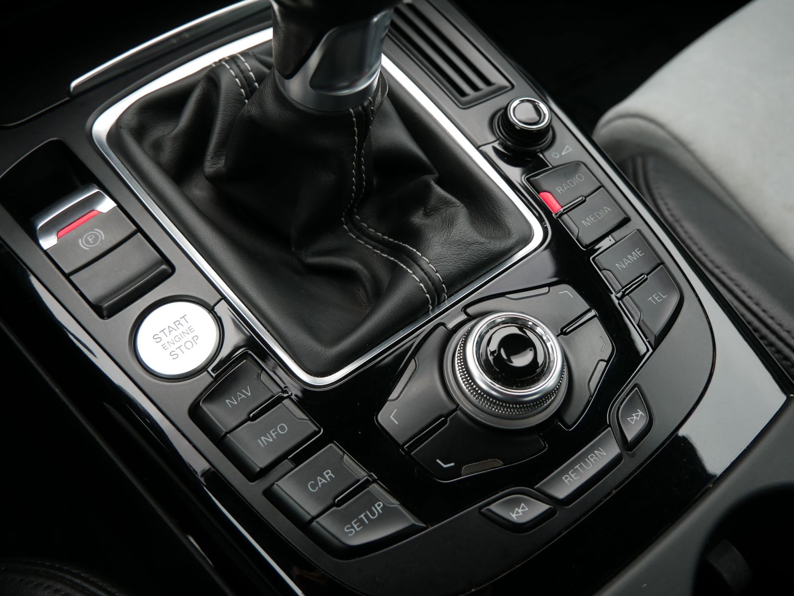 Thumbnail: 2012 Audi S4 - 21