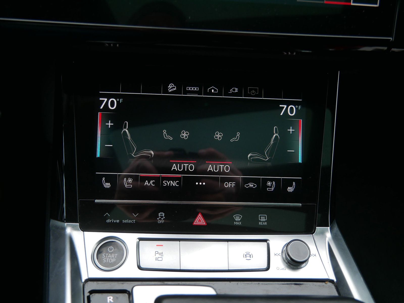 Thumbnail: 2024 Audi Q8 e-tron - 20