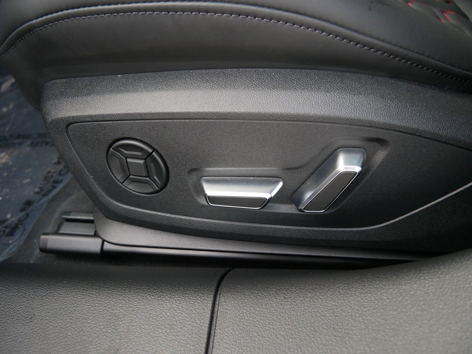 Thumbnail: 2026 Audi RS 7 - 14