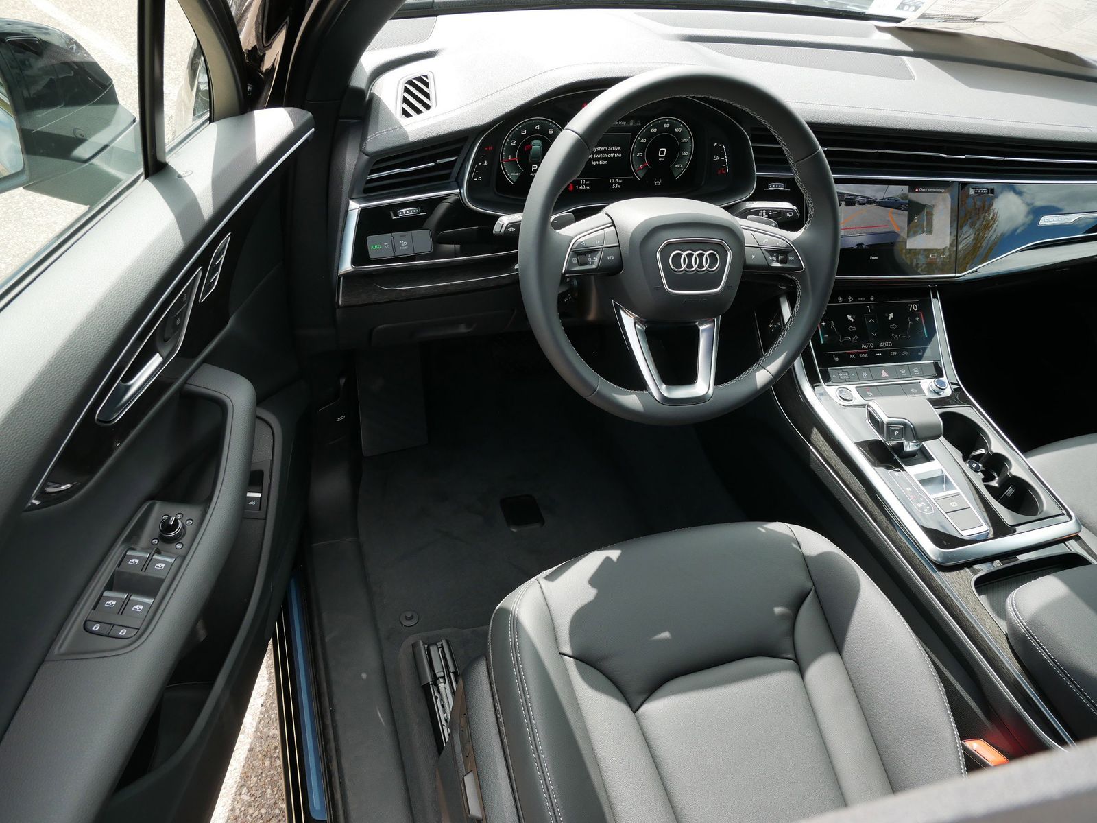 Thumbnail: 2026 Audi Q7 - 9