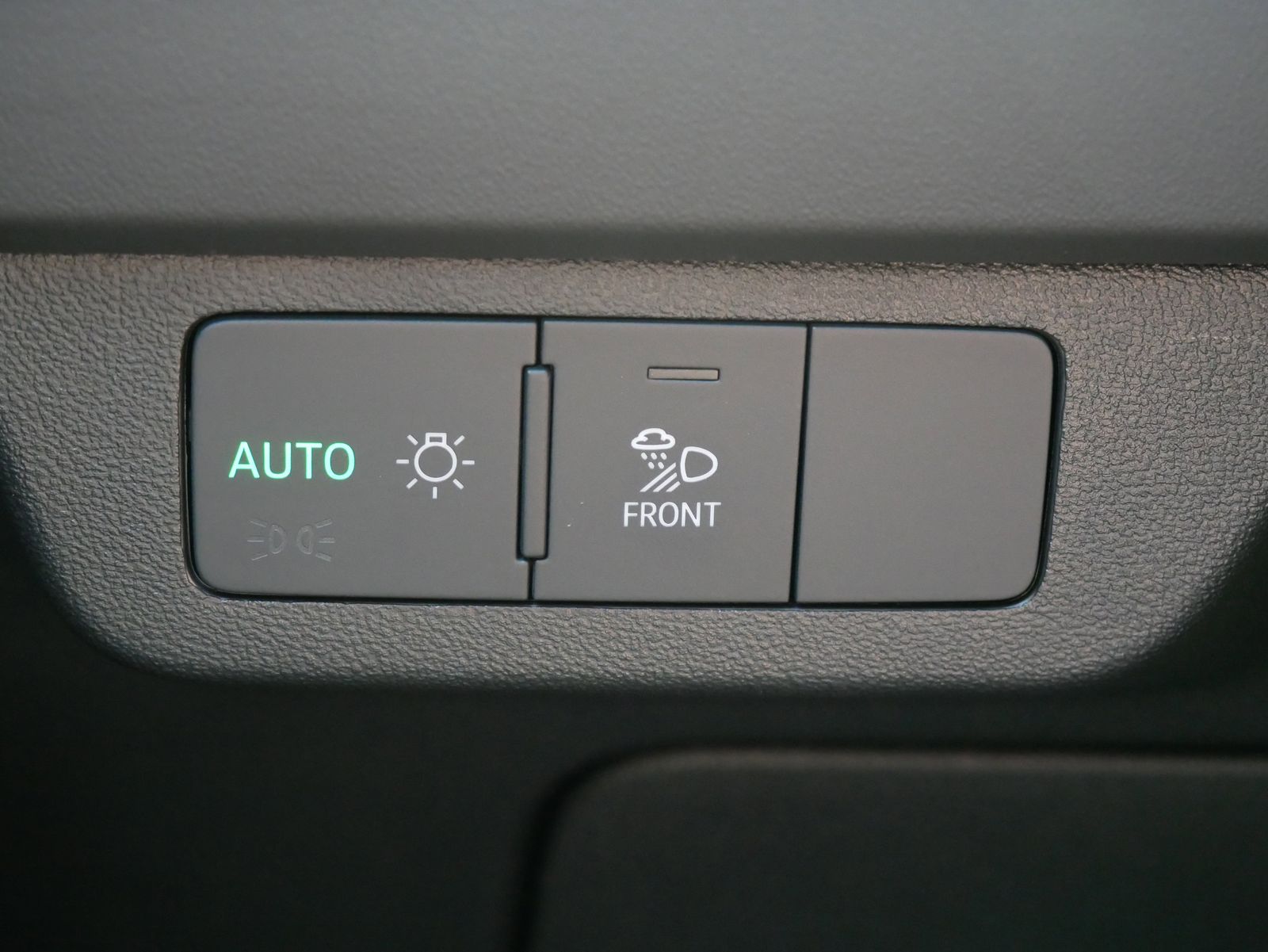 Thumbnail: 2024 Audi Q4 e-tron - 23