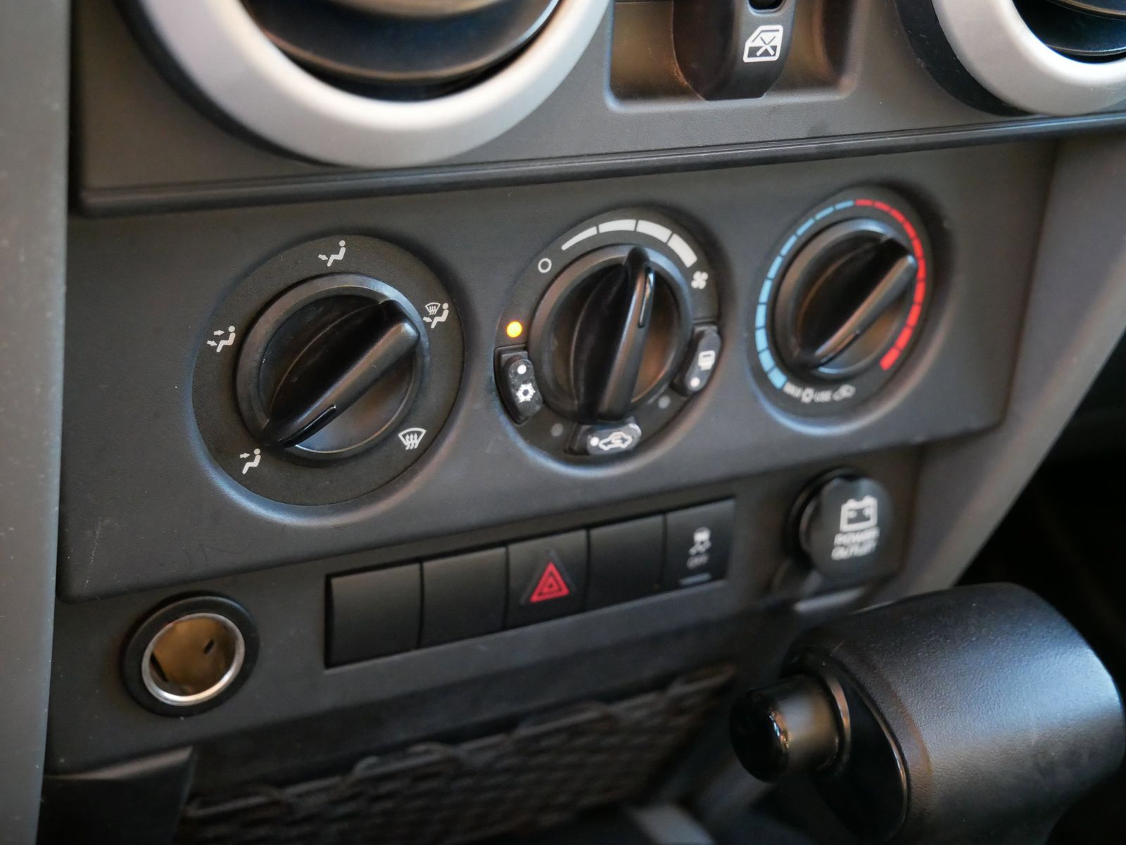 Thumbnail: 2010 Jeep Wrangler - 20