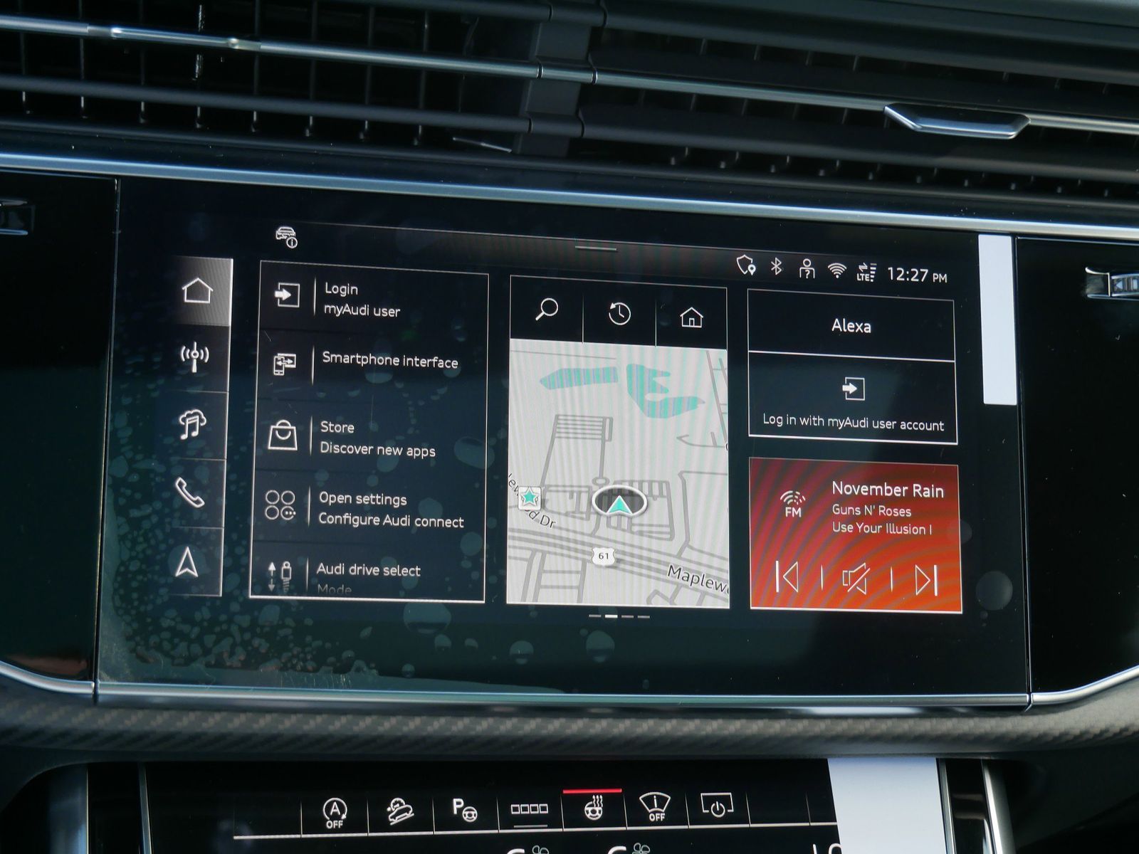 Thumbnail: 2026 Audi RS Q8 - 25