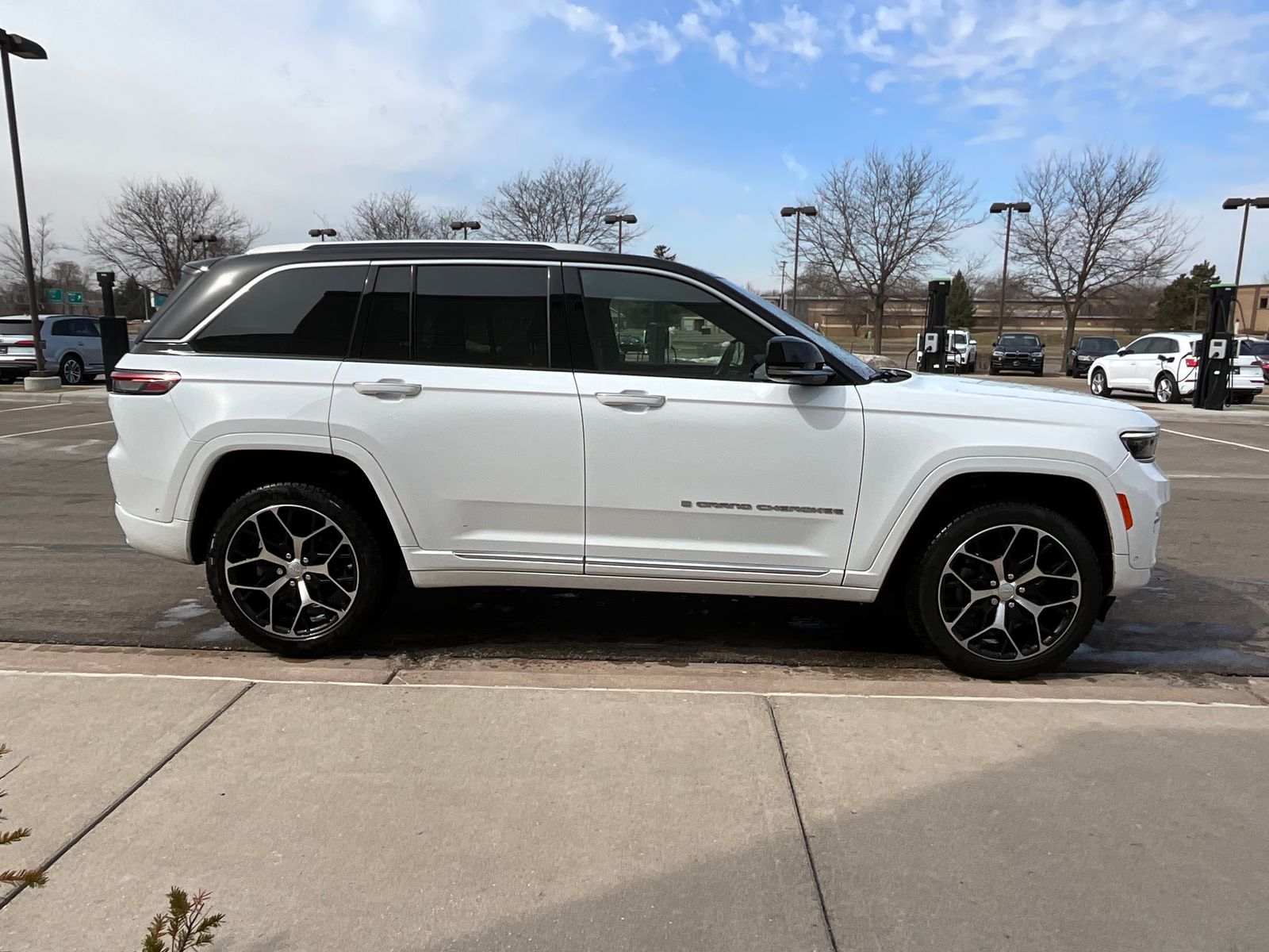 Thumbnail: 2022 Jeep Grand Cherokee - 5