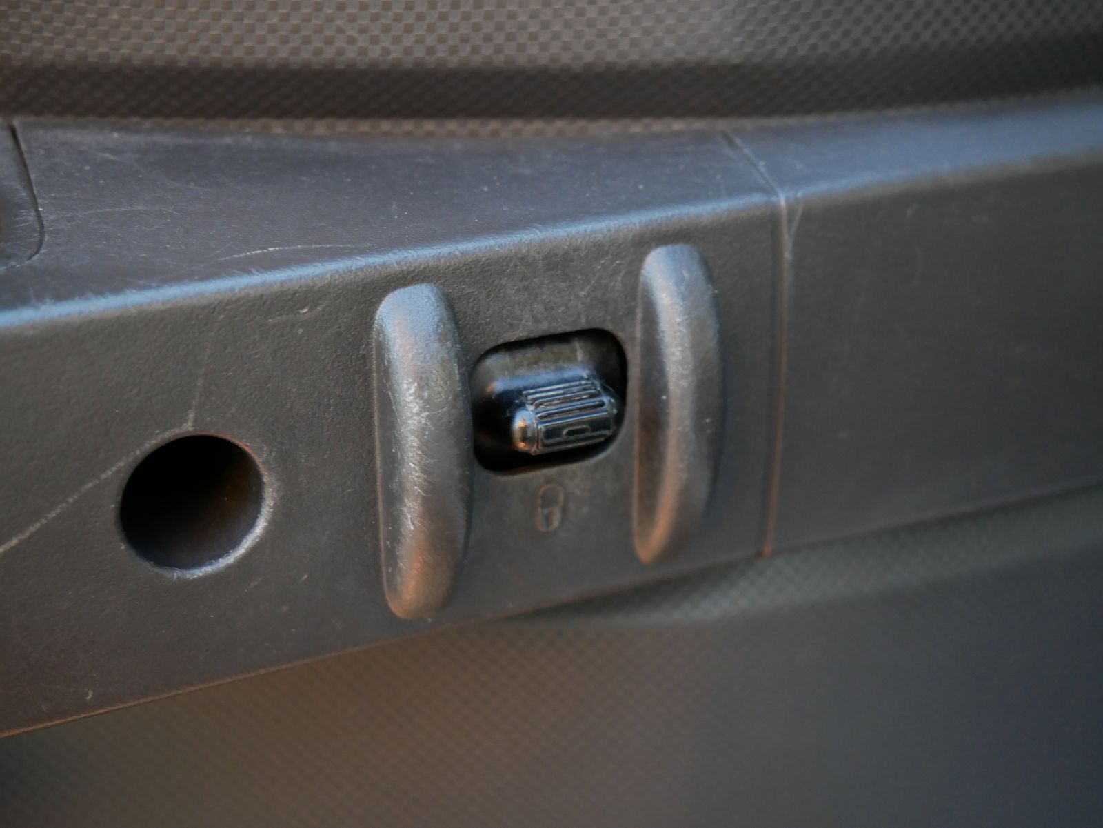 Thumbnail: 2010 Jeep Wrangler - 16