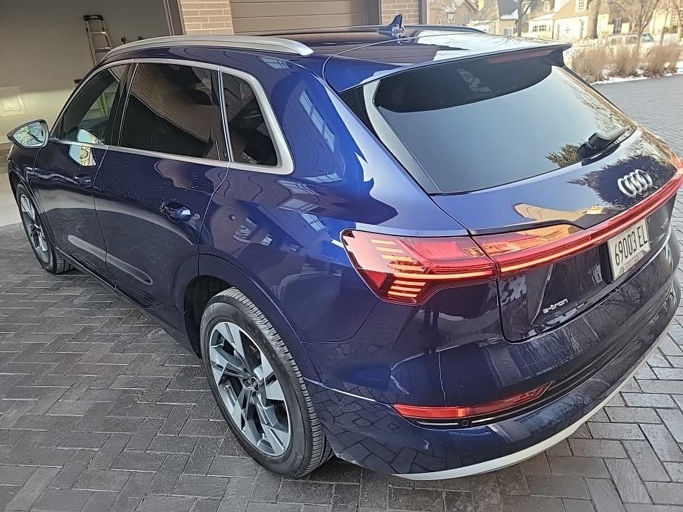 Thumbnail: 2023 Audi e-tron - 7