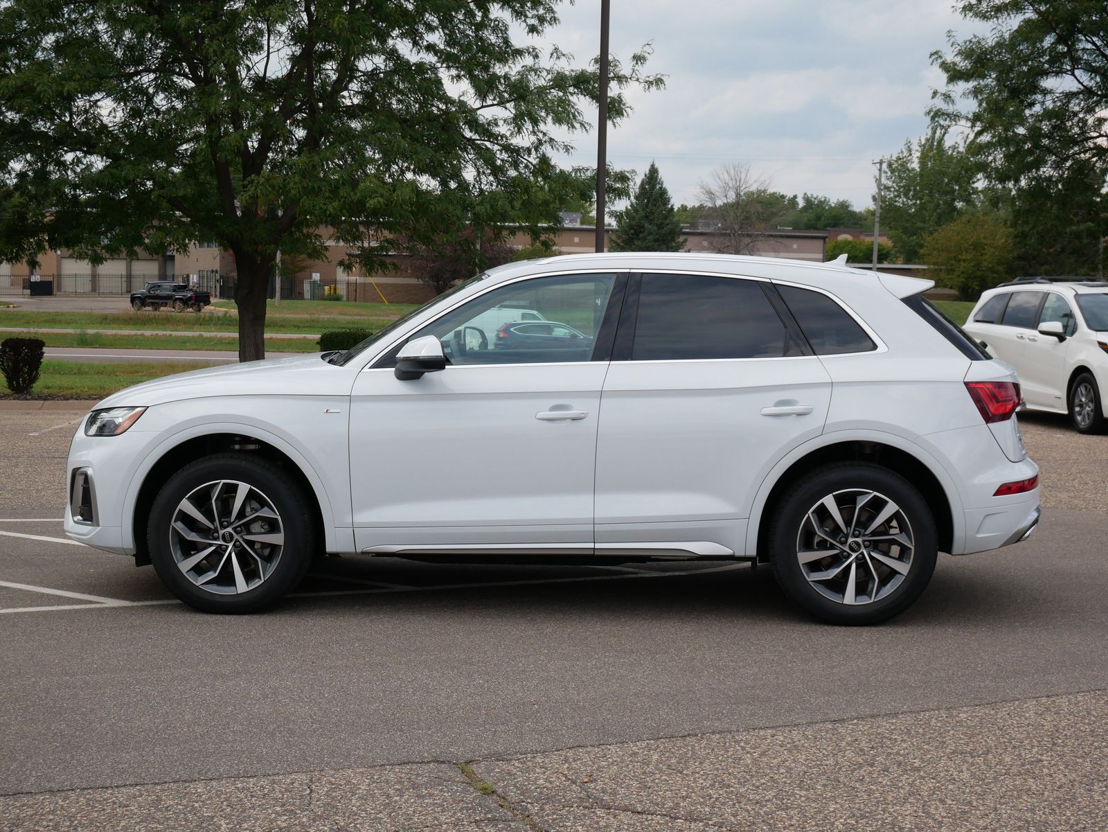 Thumbnail: 2025 Audi Q5 - 2