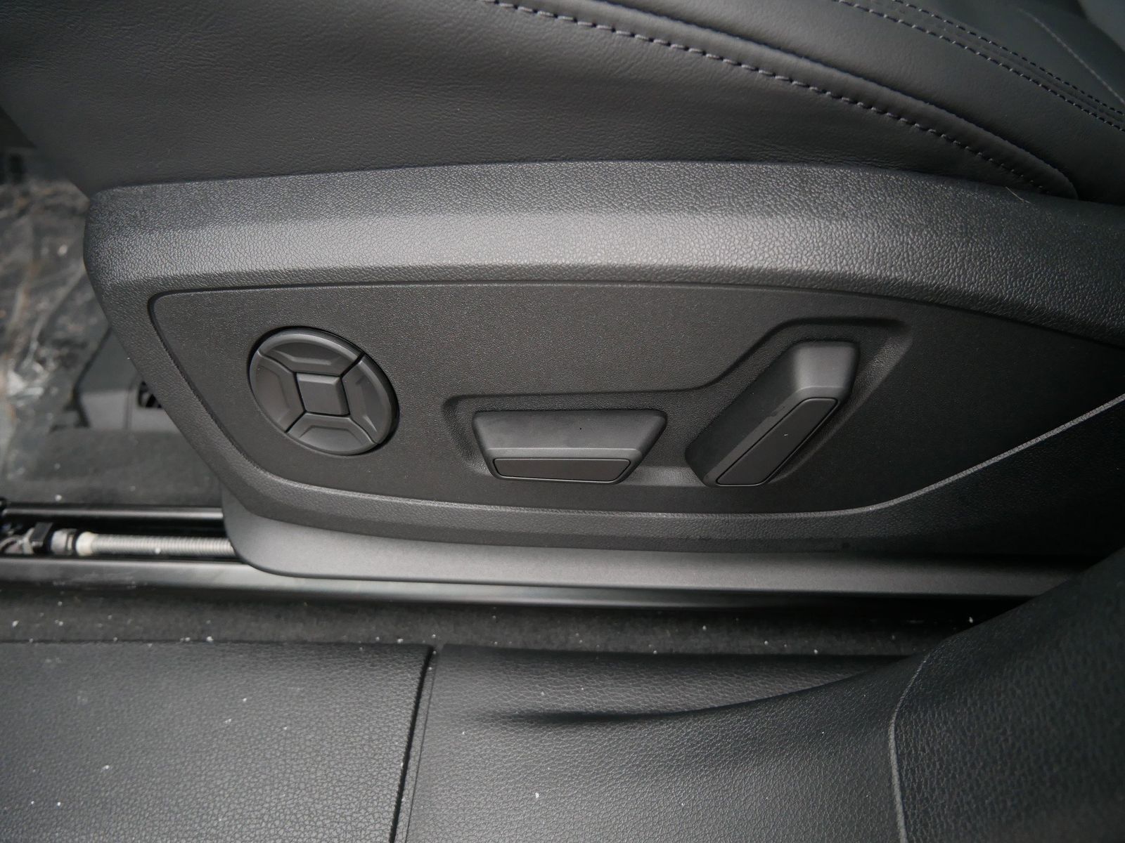 Thumbnail: 2025 Audi Q3 - 14