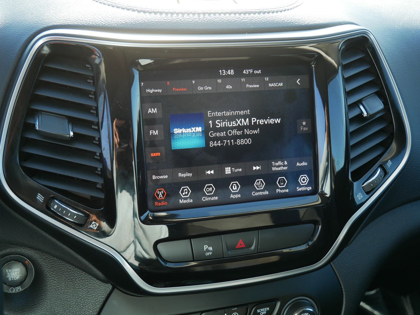 Thumbnail: 2019 Jeep Cherokee - 13