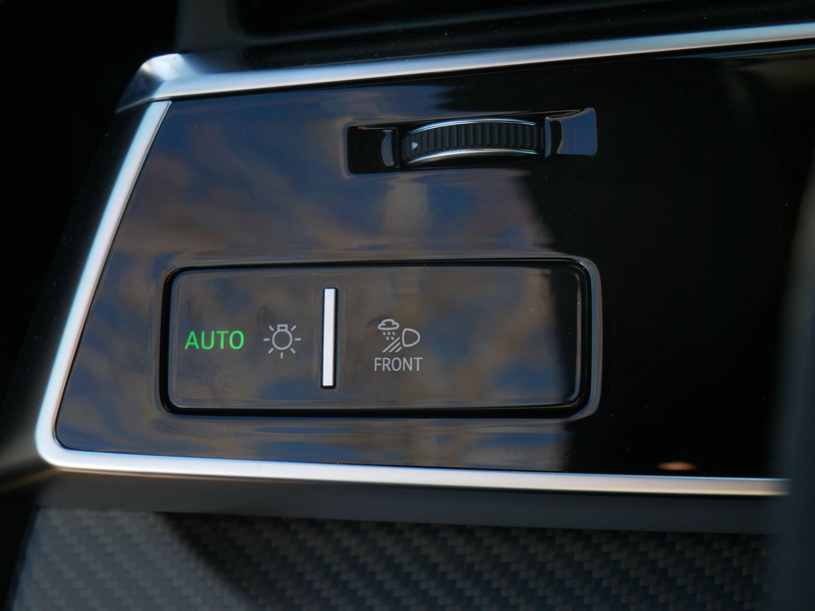 Thumbnail: 2026 Audi RS Q8 - 26